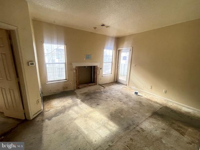 EDGEWATER AT TOWN CENTER - Residential