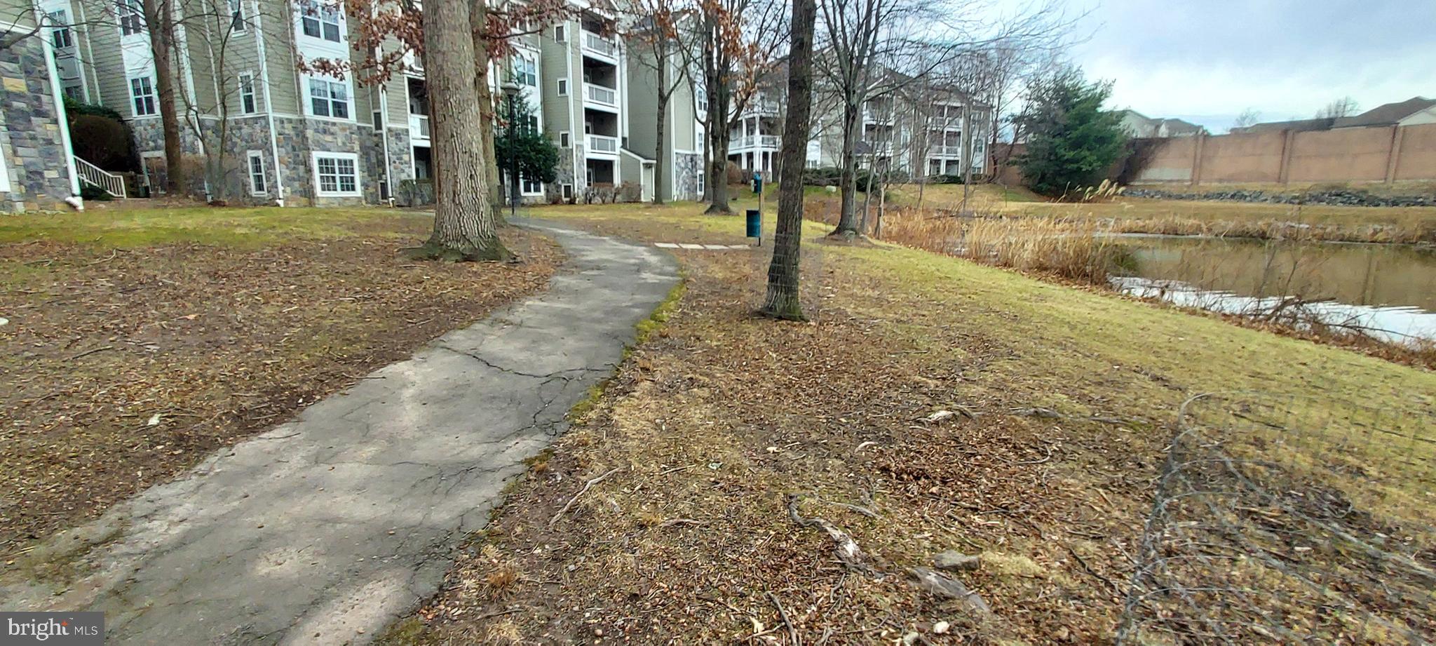 EDGEWATER AT TOWN CENTER - Residential