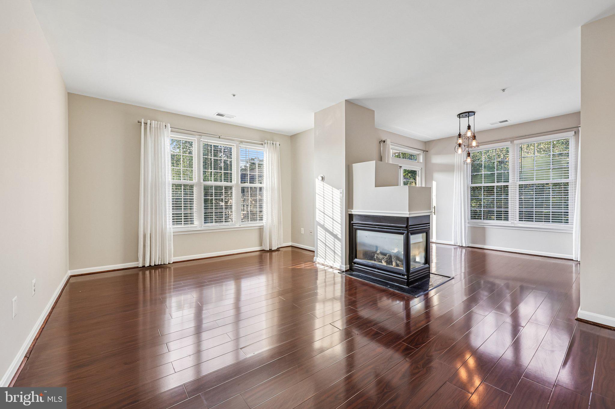 4200 MOZART BRIGADE LANE V