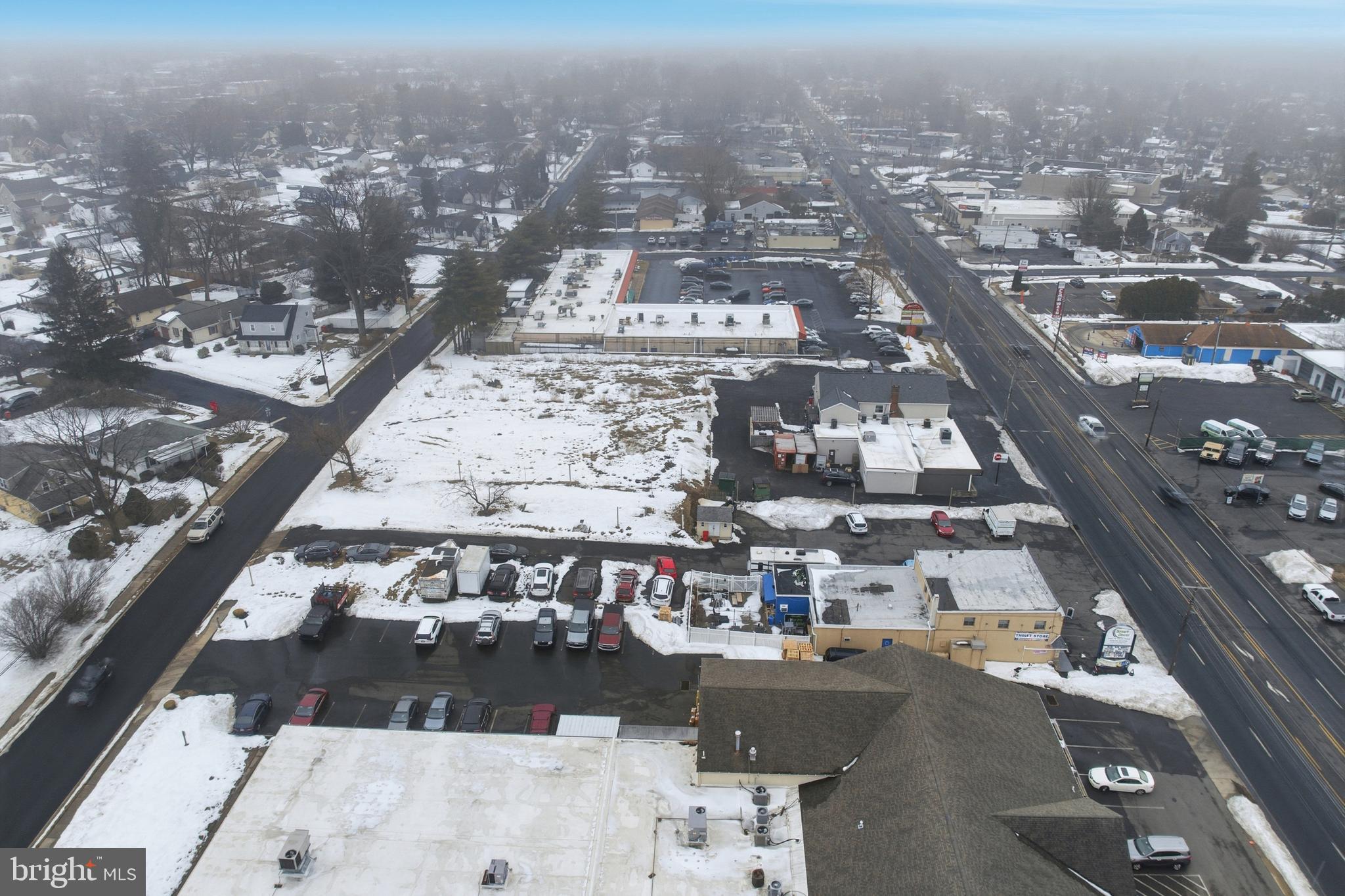 SPEEDWAY - Commercial Sale