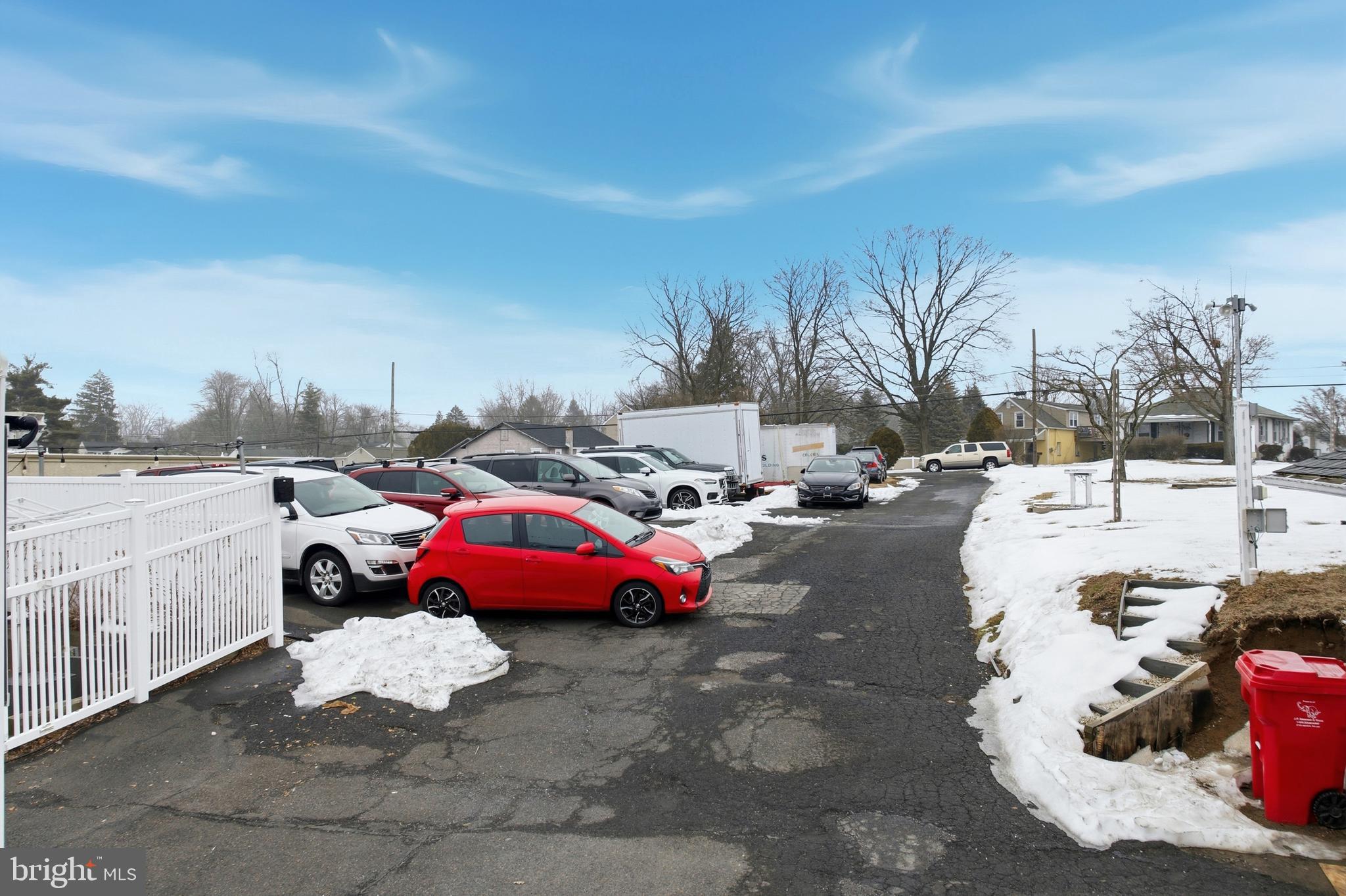 SPEEDWAY - Commercial Sale