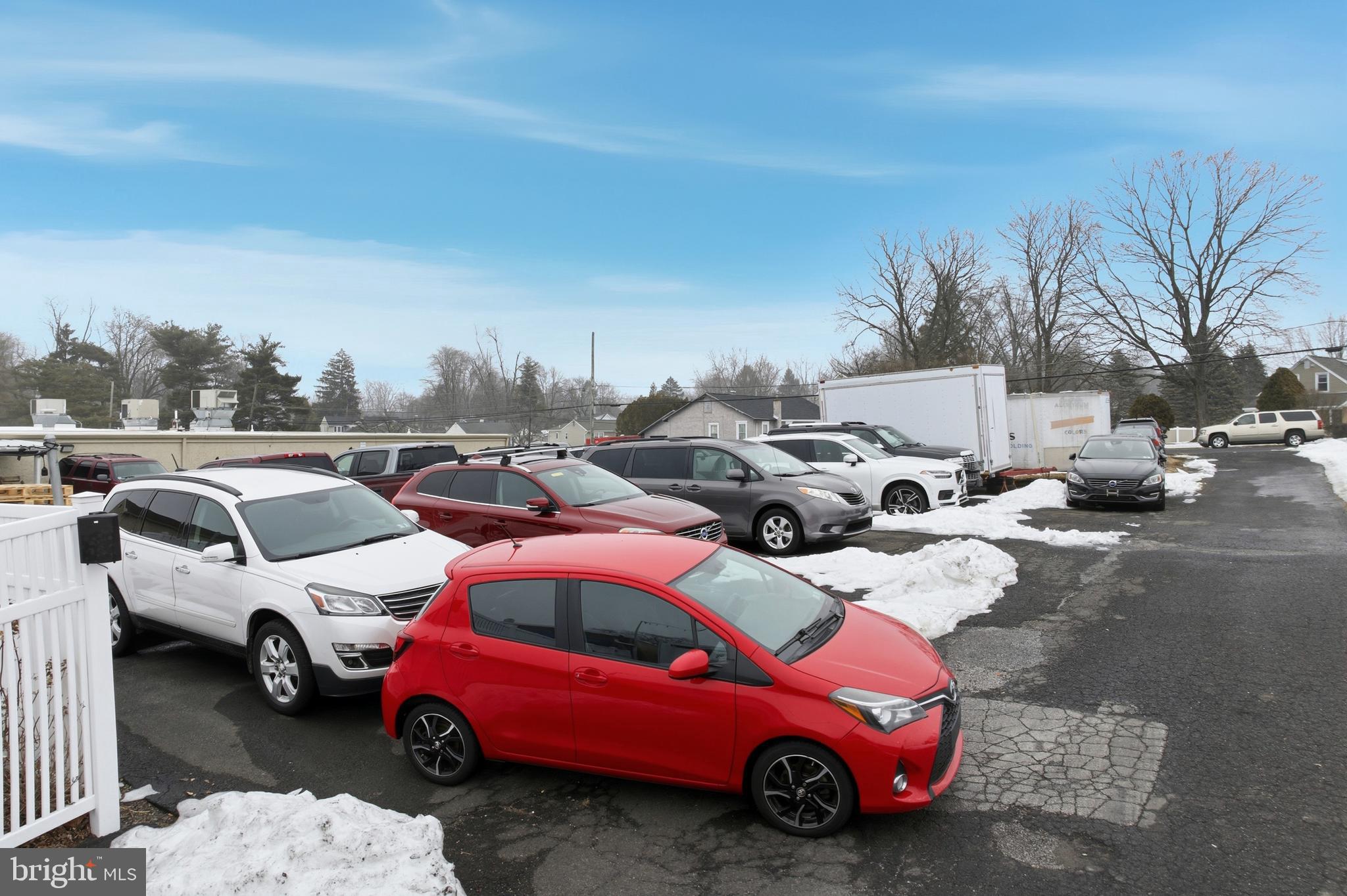 SPEEDWAY - Commercial Sale