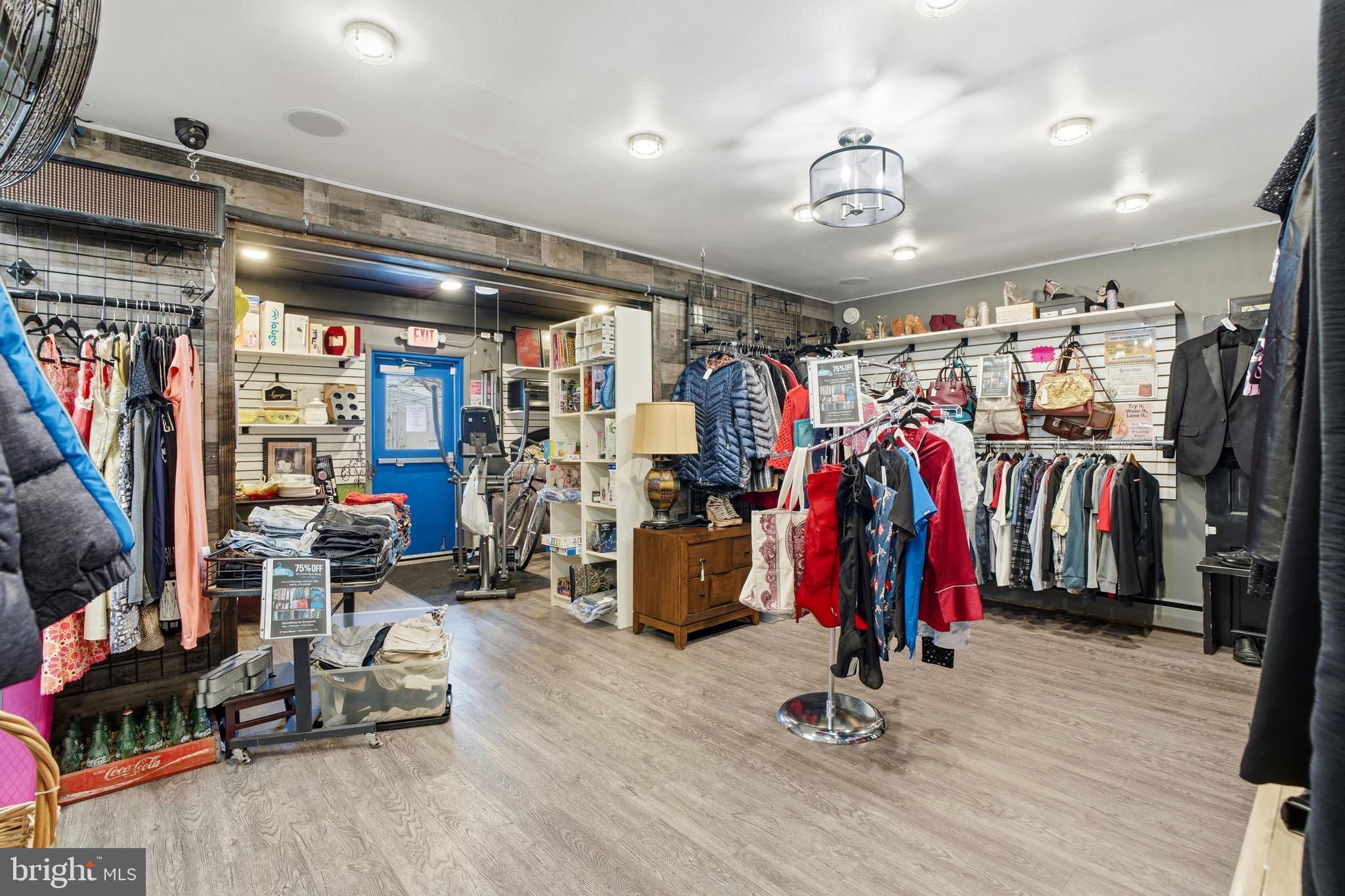 SPEEDWAY - Commercial Sale