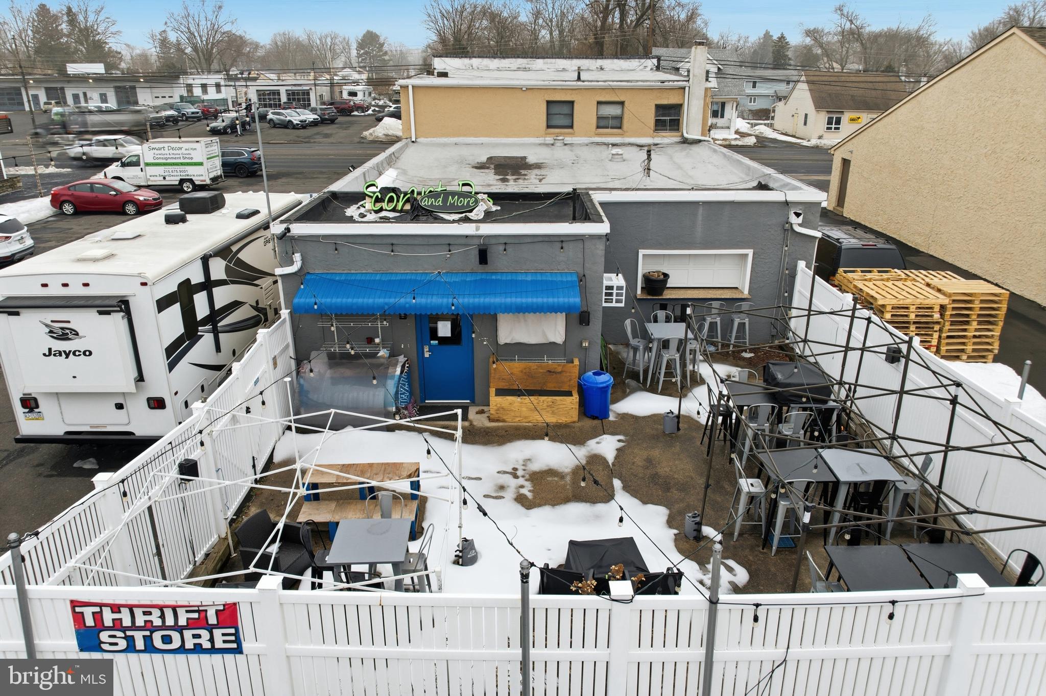 SPEEDWAY - Commercial Sale