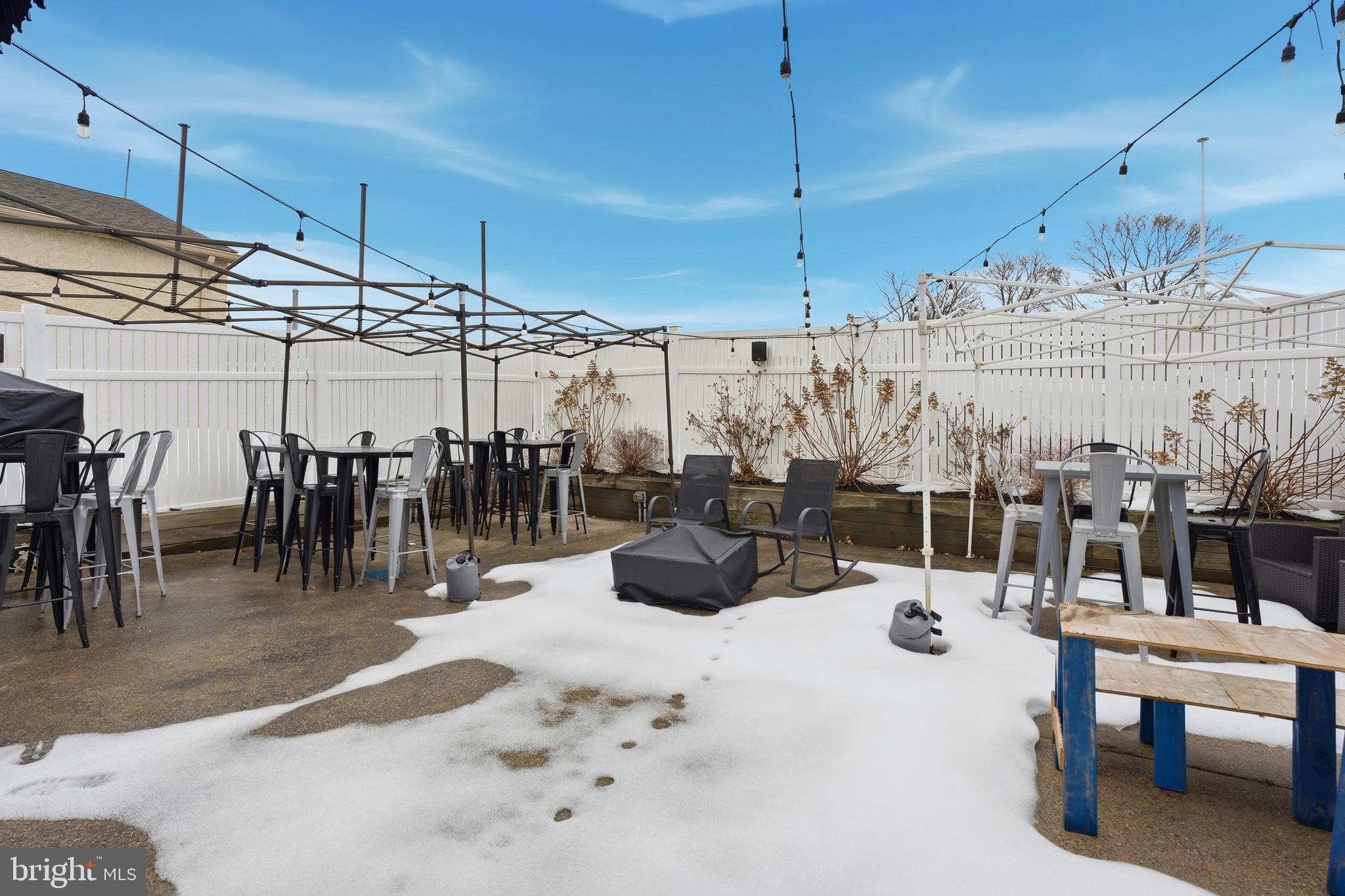 SPEEDWAY - Commercial Sale