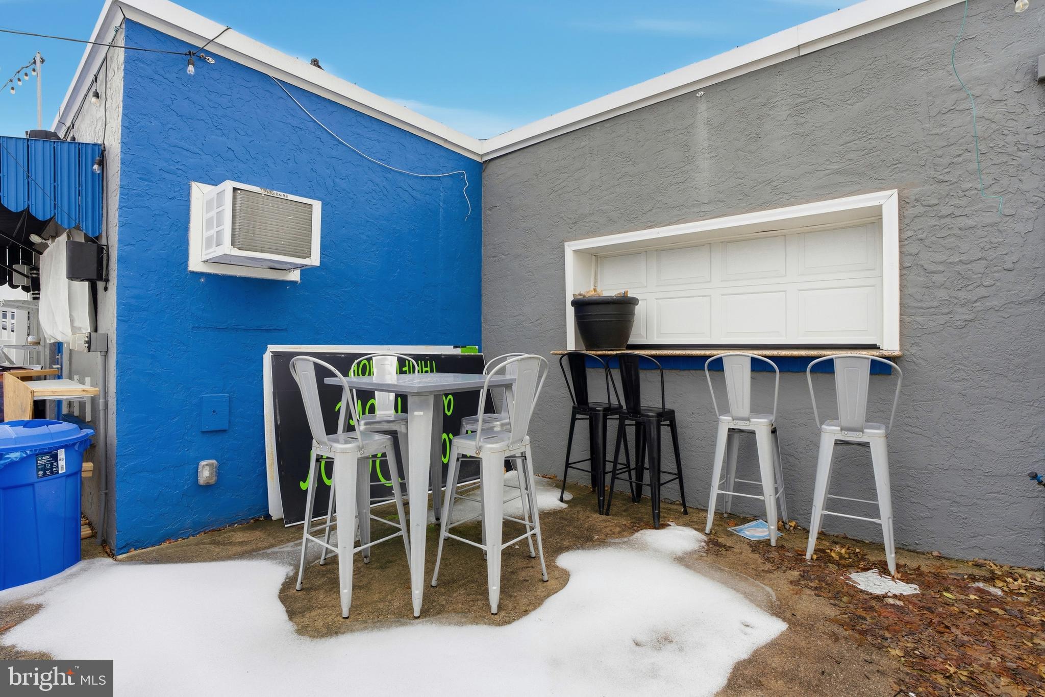 SPEEDWAY - Commercial Sale