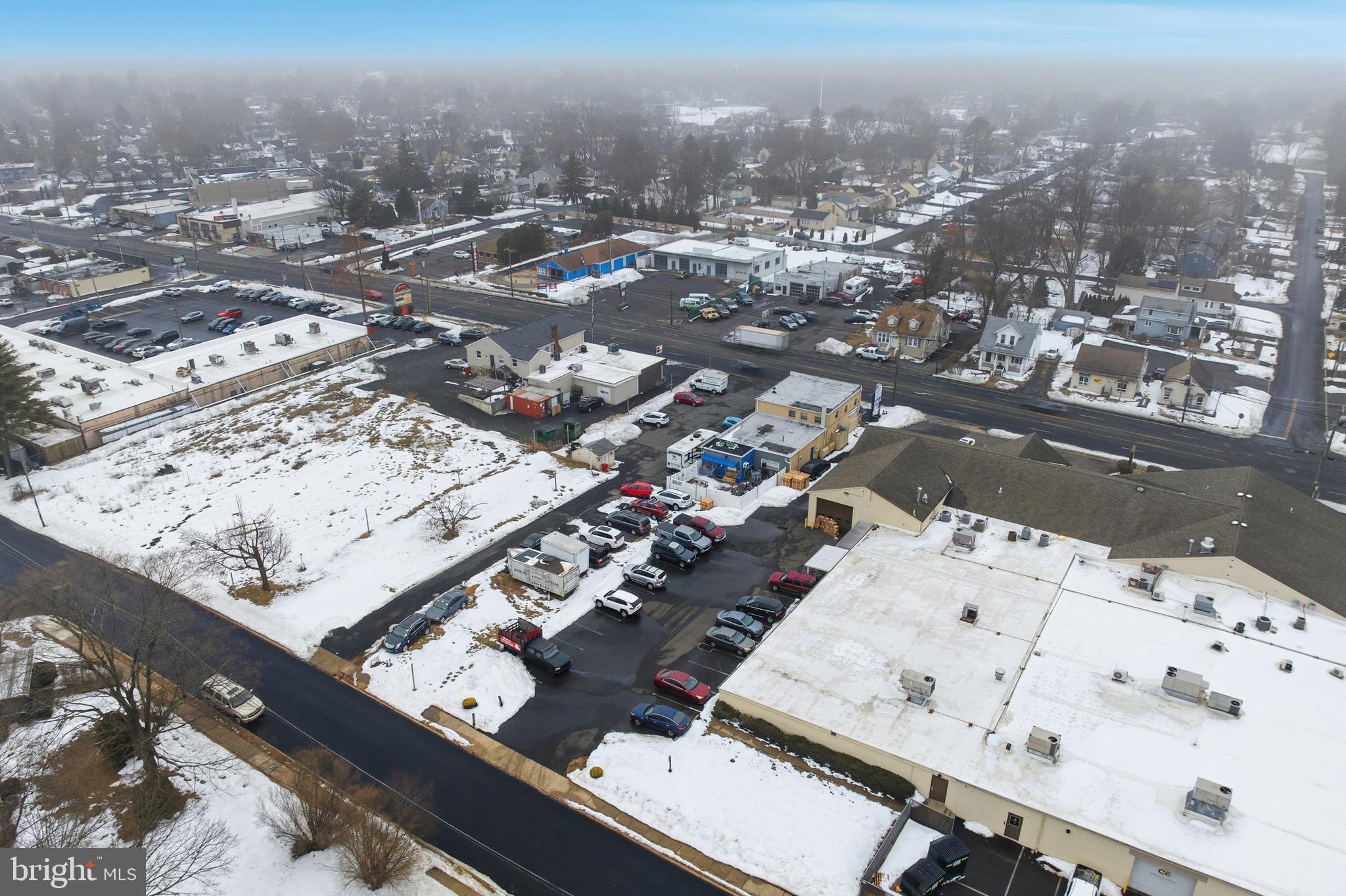 SPEEDWAY - Commercial Sale