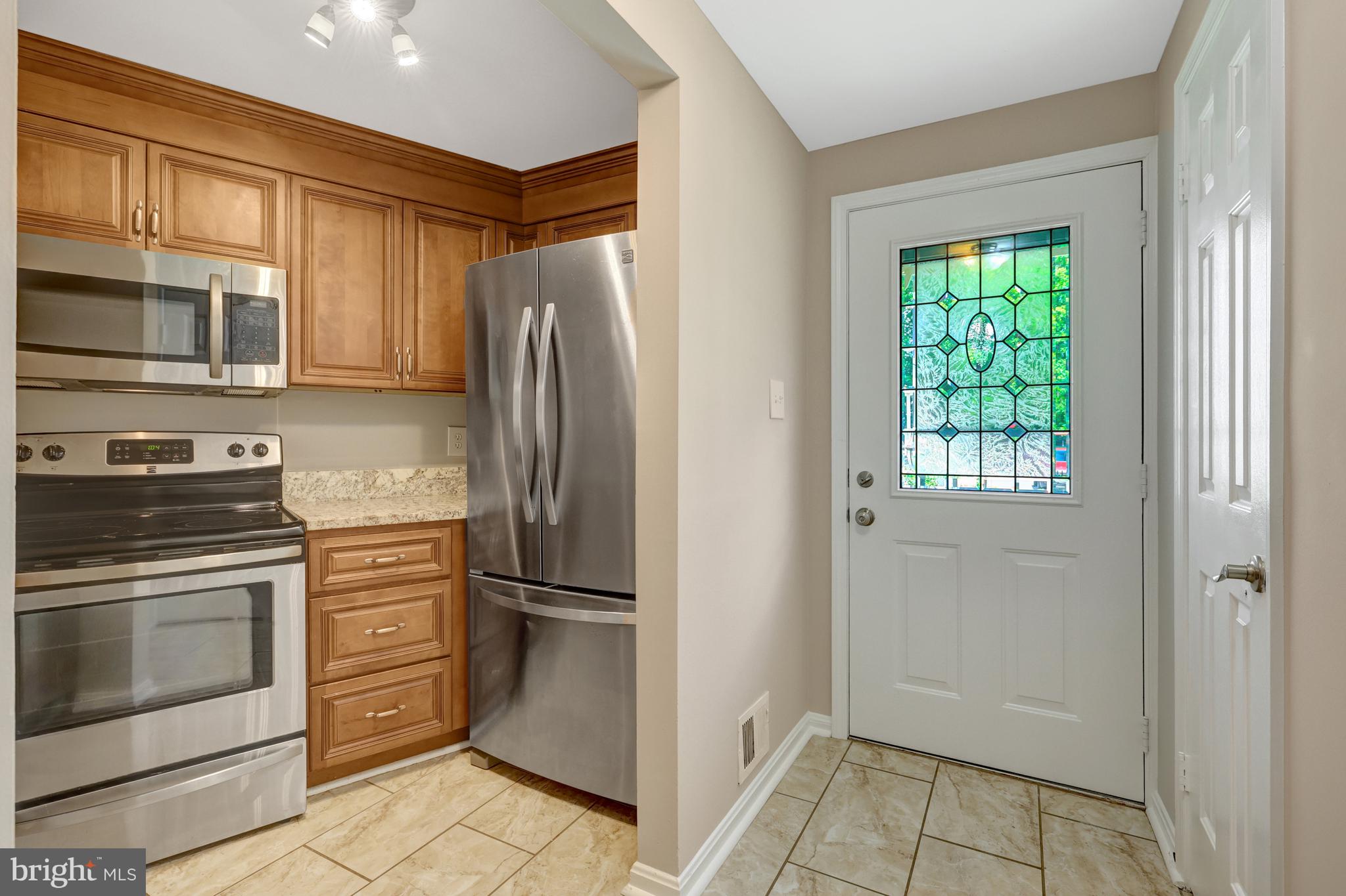 2102 WHISPERWOOD GLEN LANE