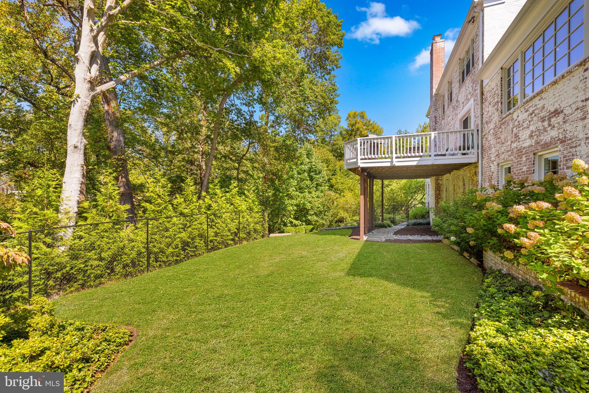 THE HAMLET - Residential