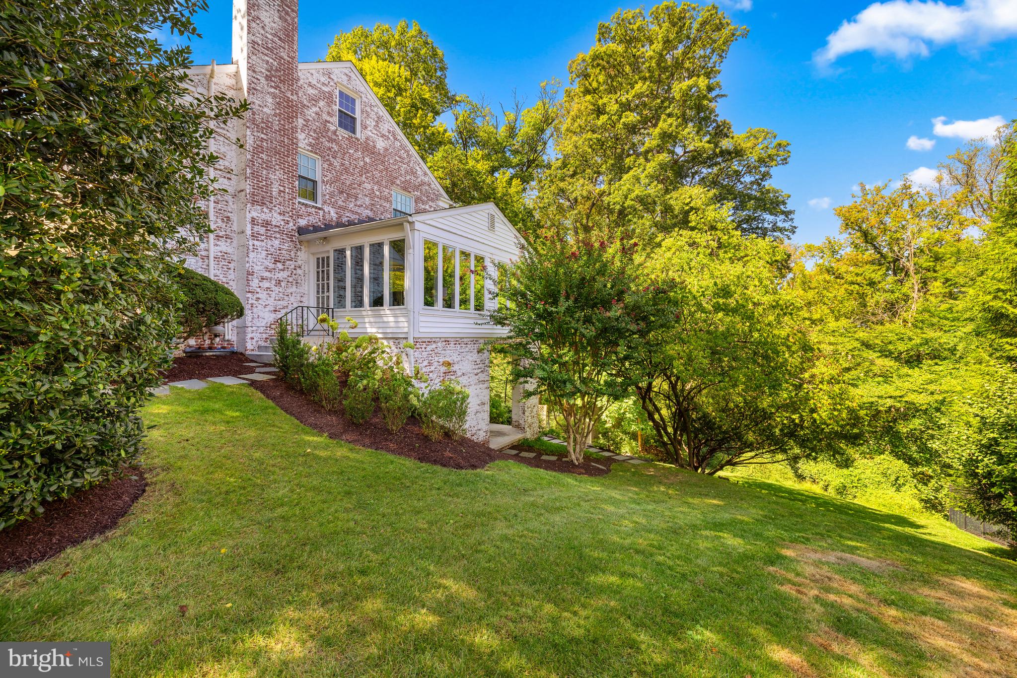 THE HAMLET - Residential