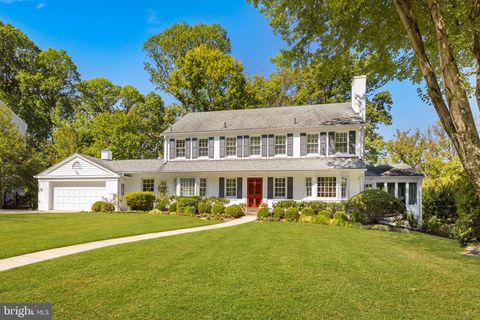 Photo of 3730 Cardiff Road, CHEVY CHASE, MD 20815 (MLS # MDMC2200570)