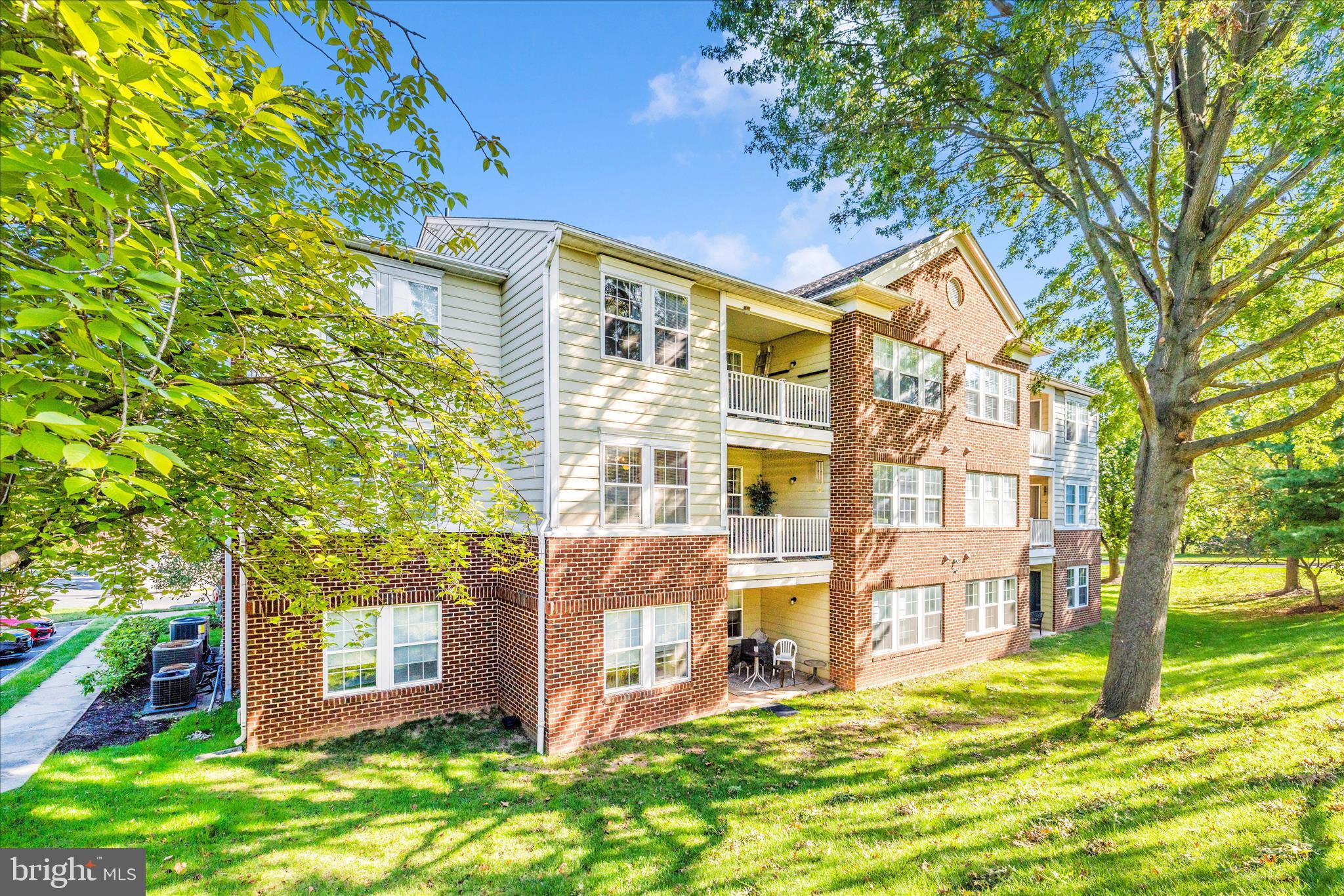 LAKETREE - Residential