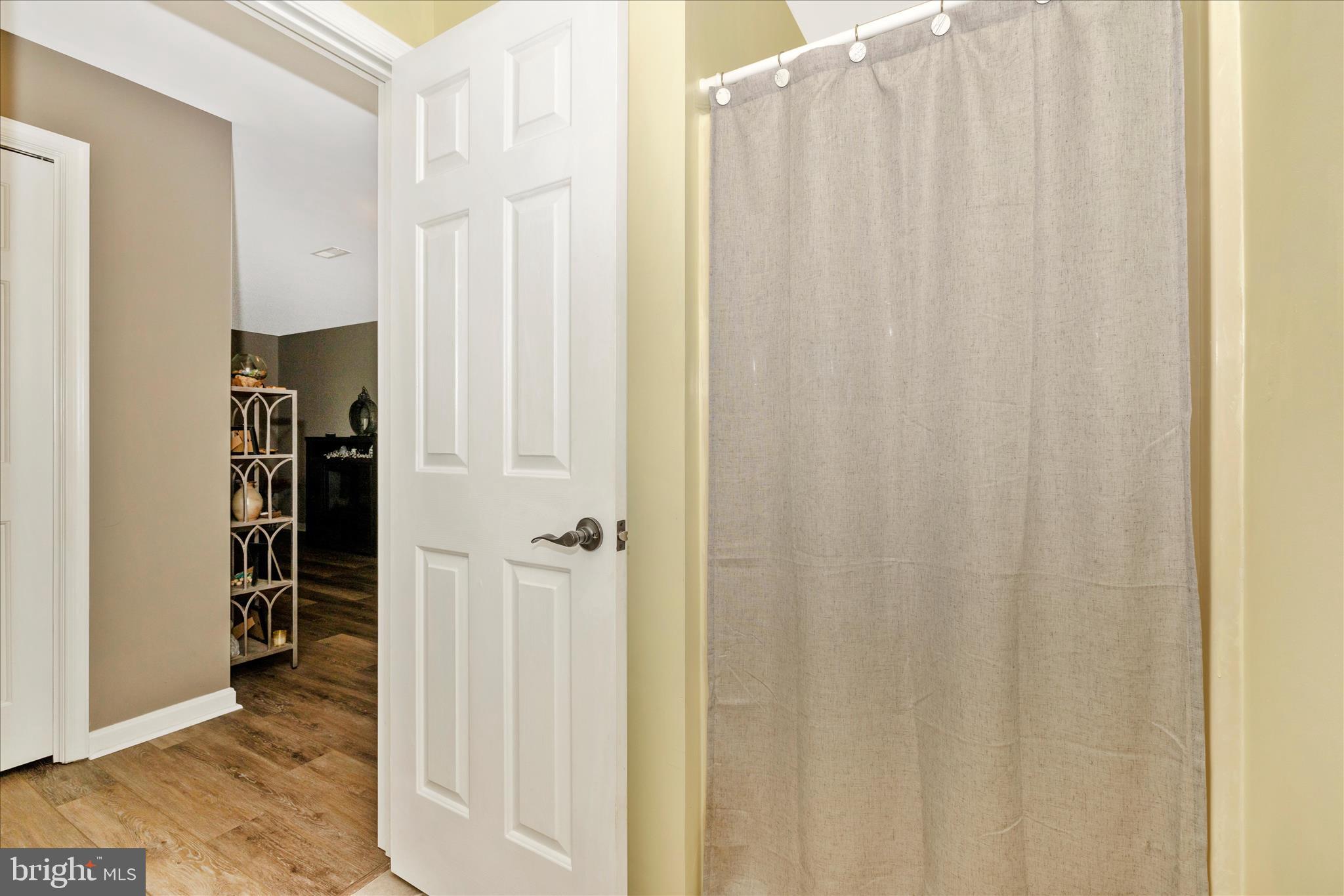 LAKETREE - Residential