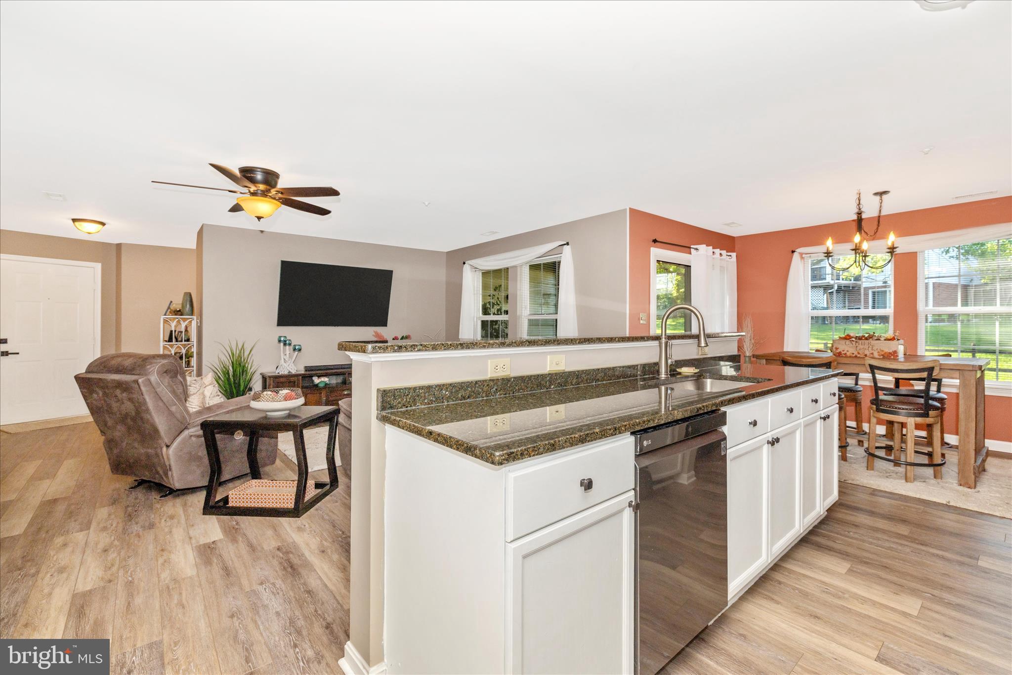 LAKETREE - Residential