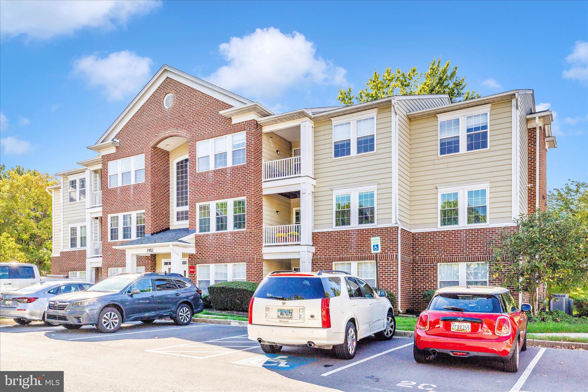 LAKETREE - Residential