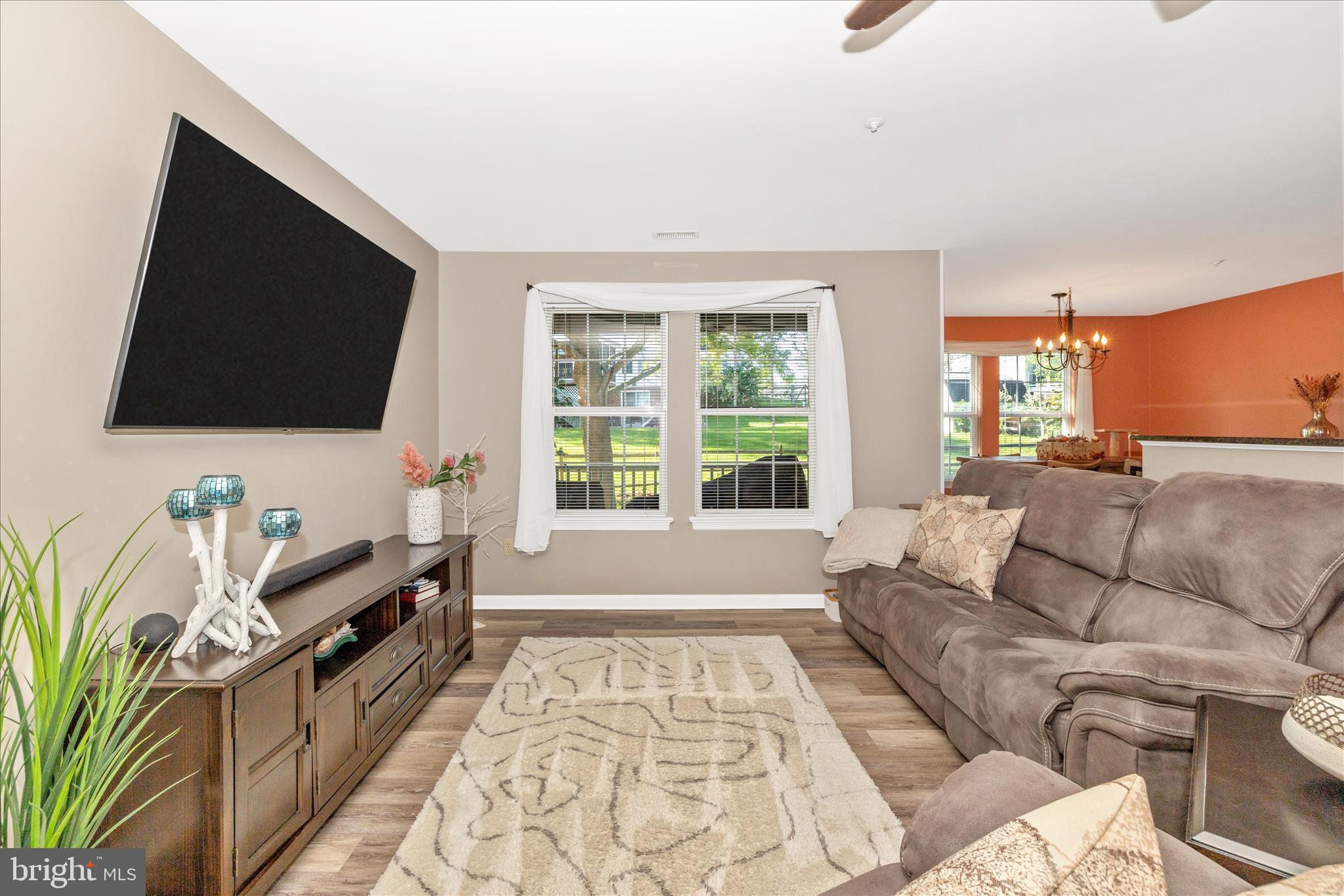 LAKETREE - Residential