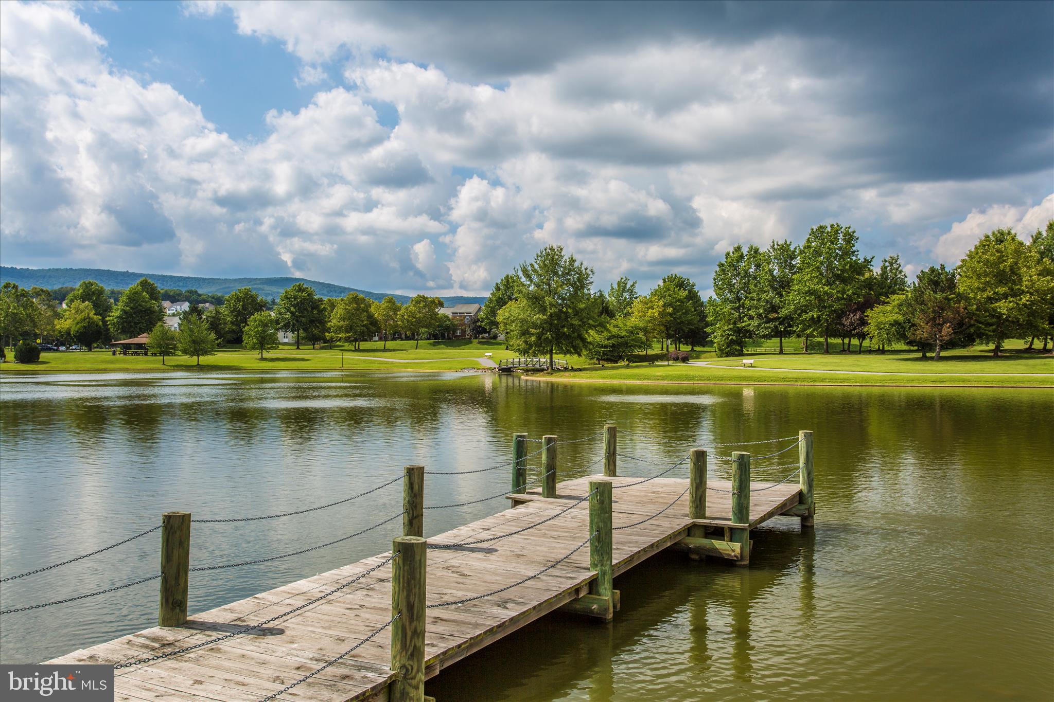 LAKETREE - Residential
