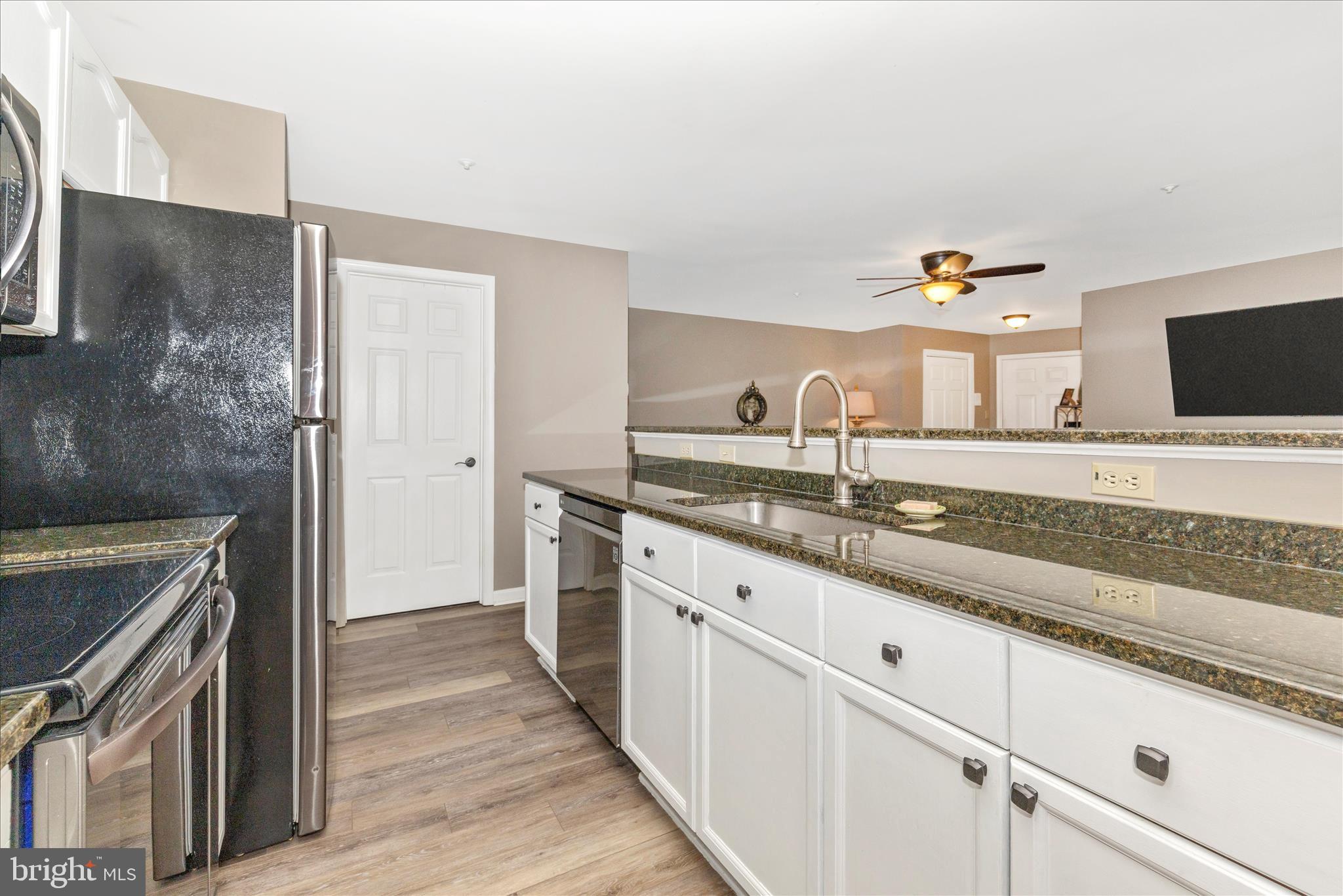 LAKETREE - Residential