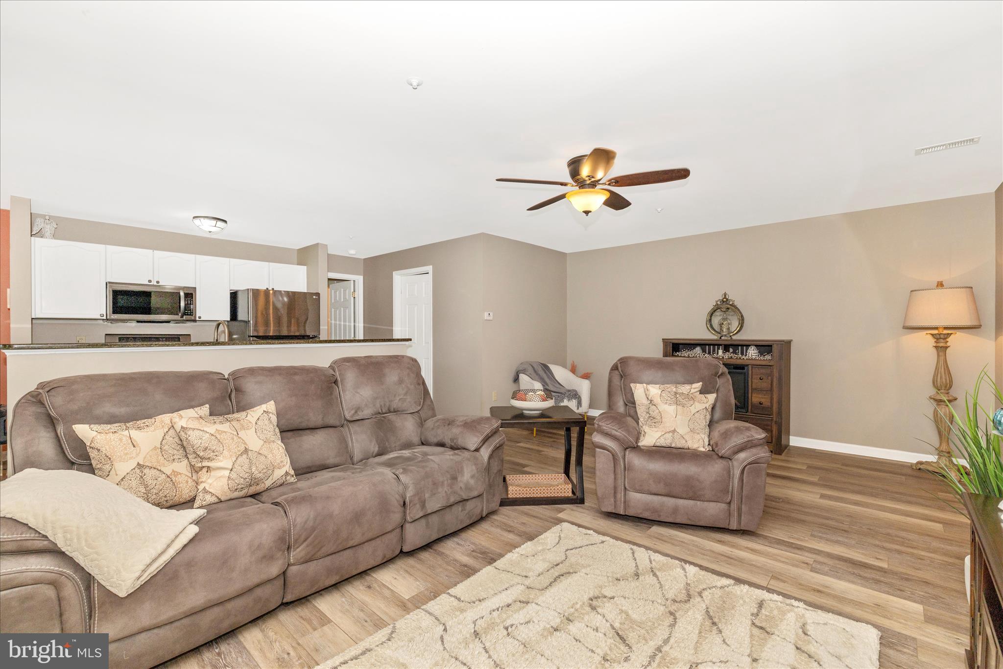 LAKETREE - Residential