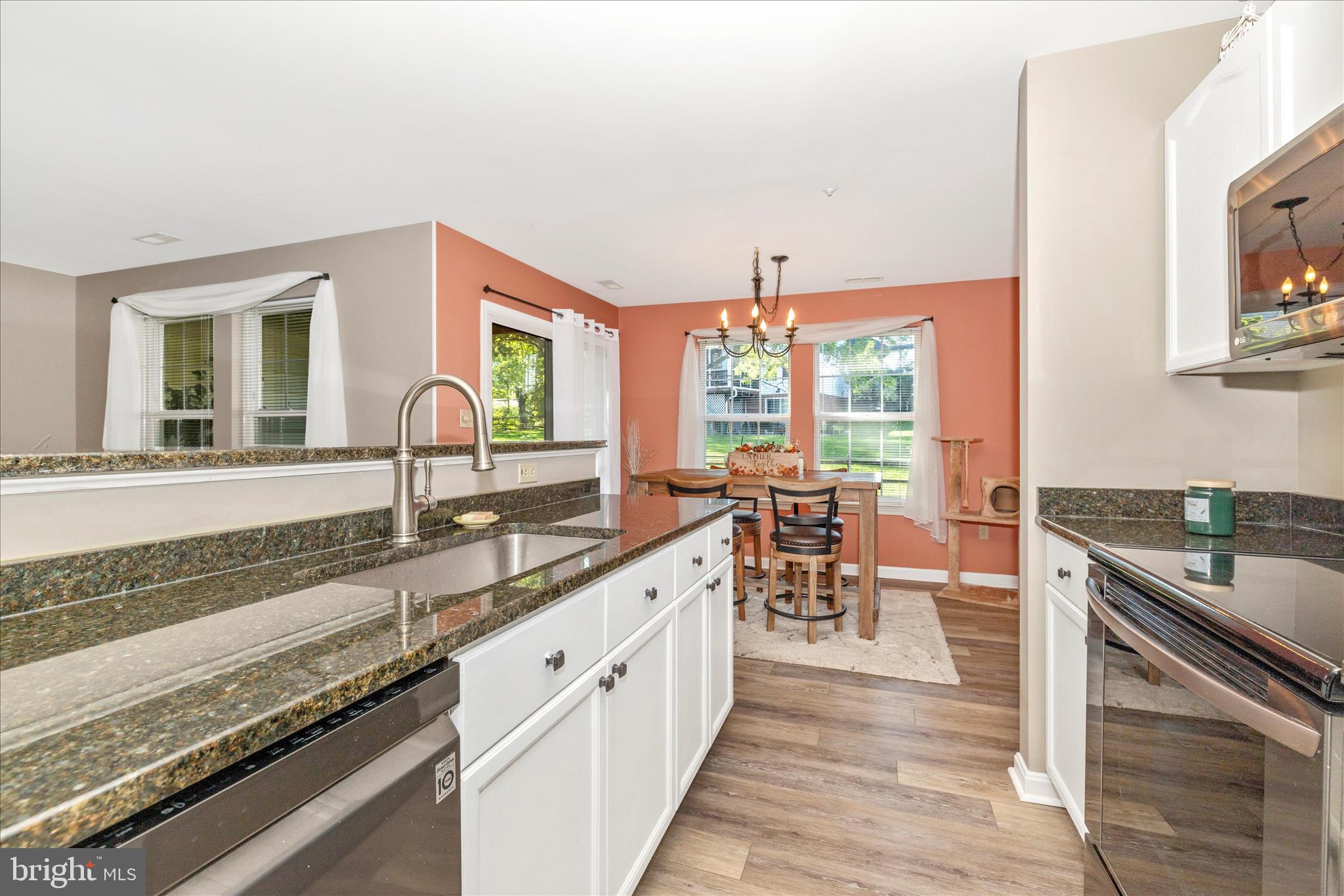 LAKETREE - Residential