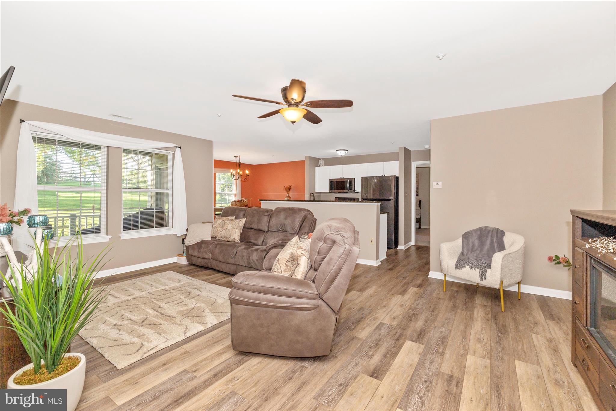 LAKETREE - Residential