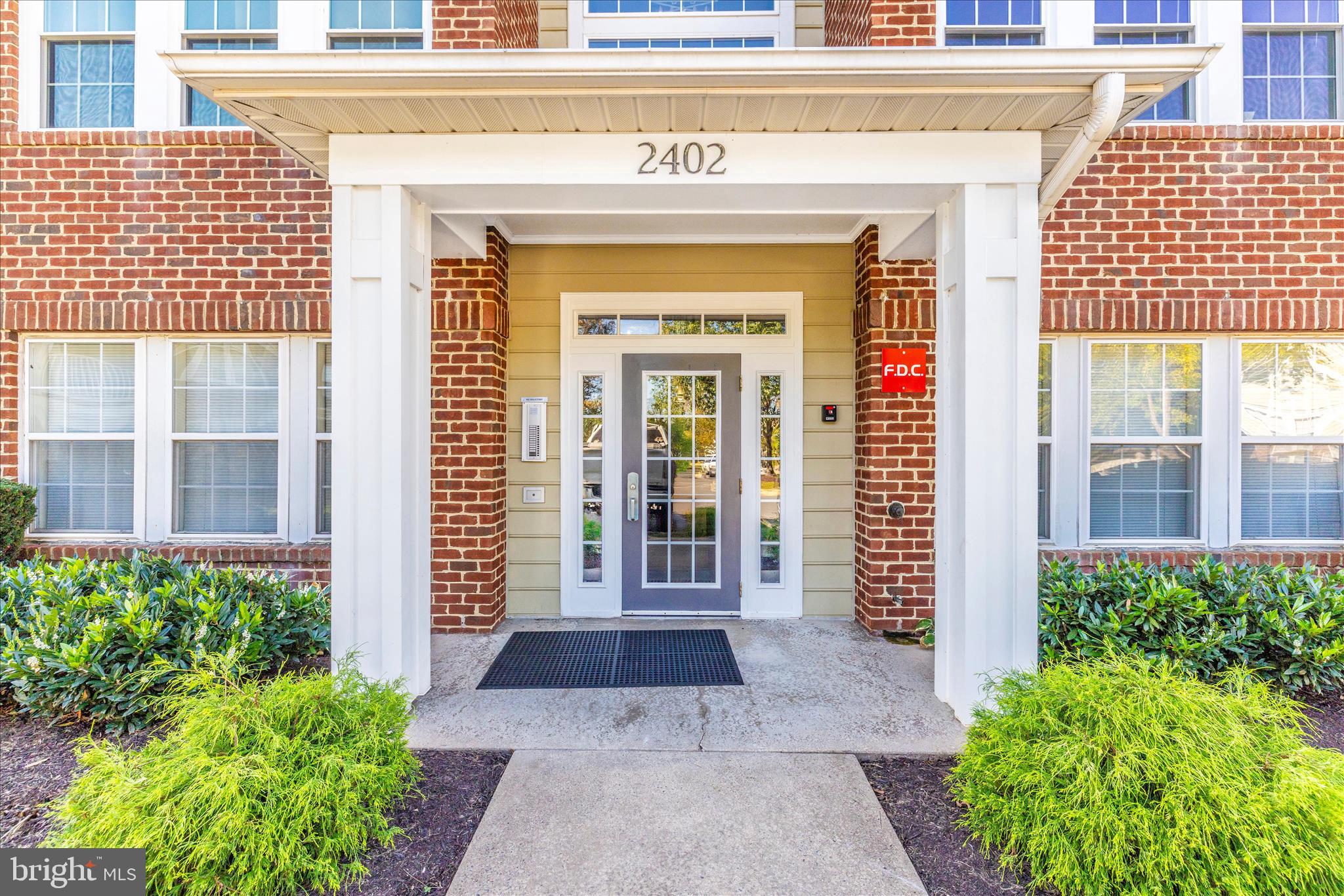 LAKETREE - Residential