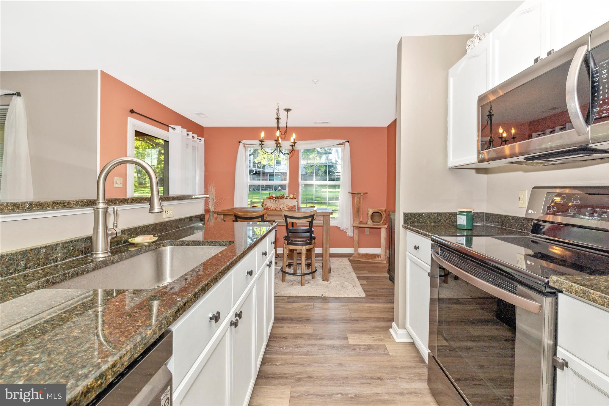 LAKETREE - Residential