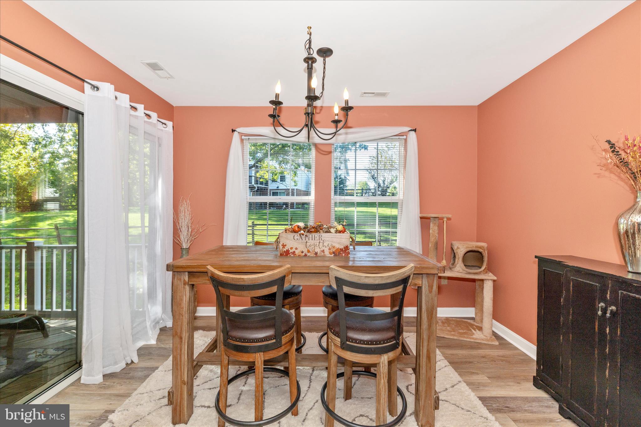 LAKETREE - Residential