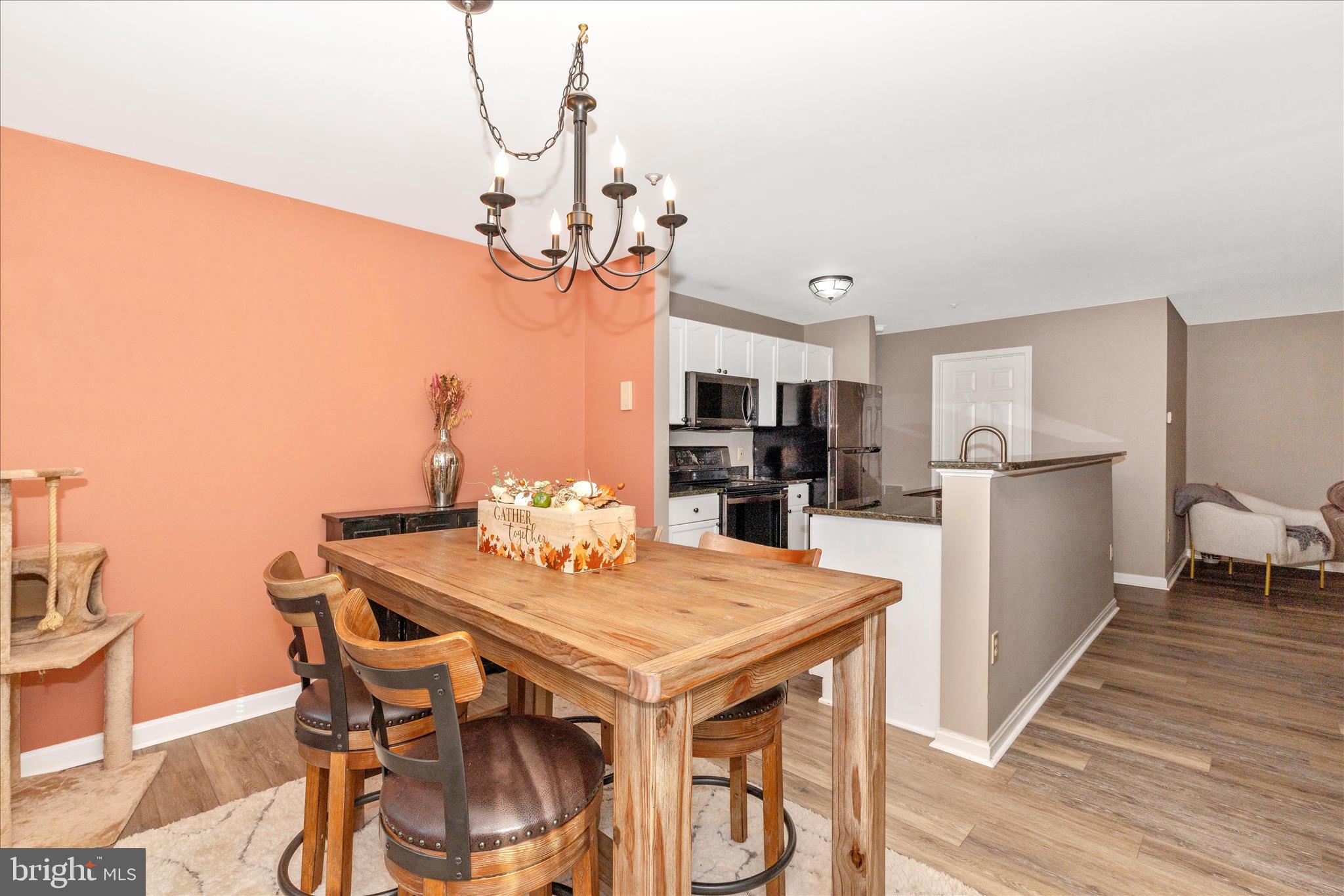 LAKETREE - Residential