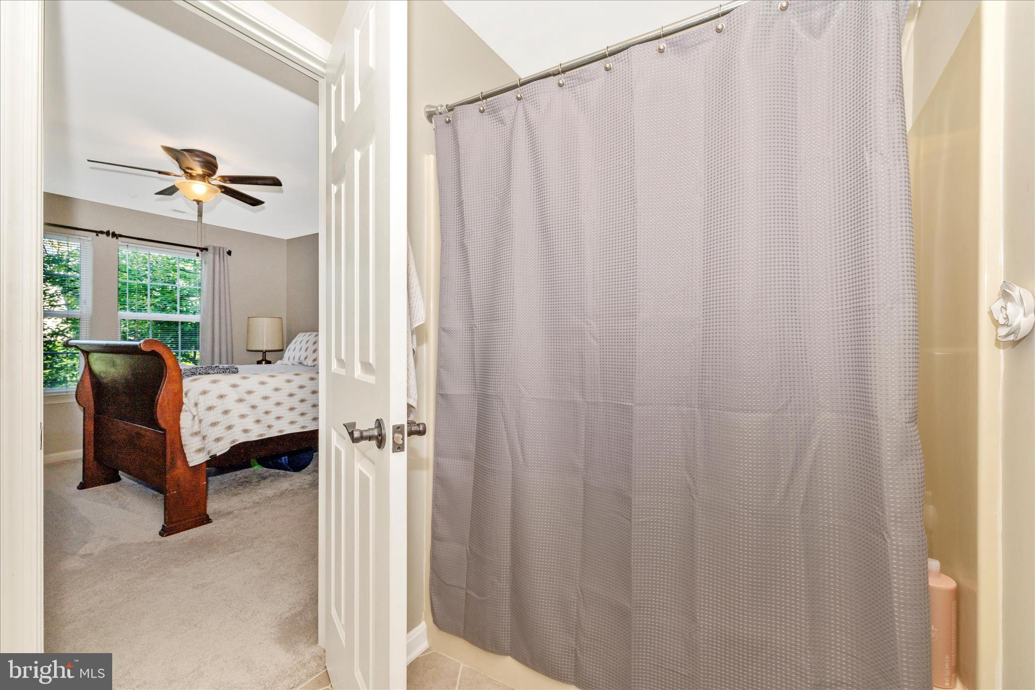 LAKETREE - Residential