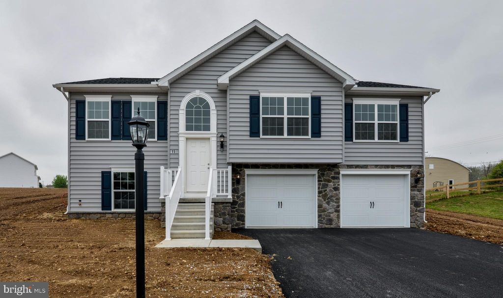 Photo of 2670 Victorian Drive #LOT 73, DOVER, PA 17315 (MLS # PAYK2090734)