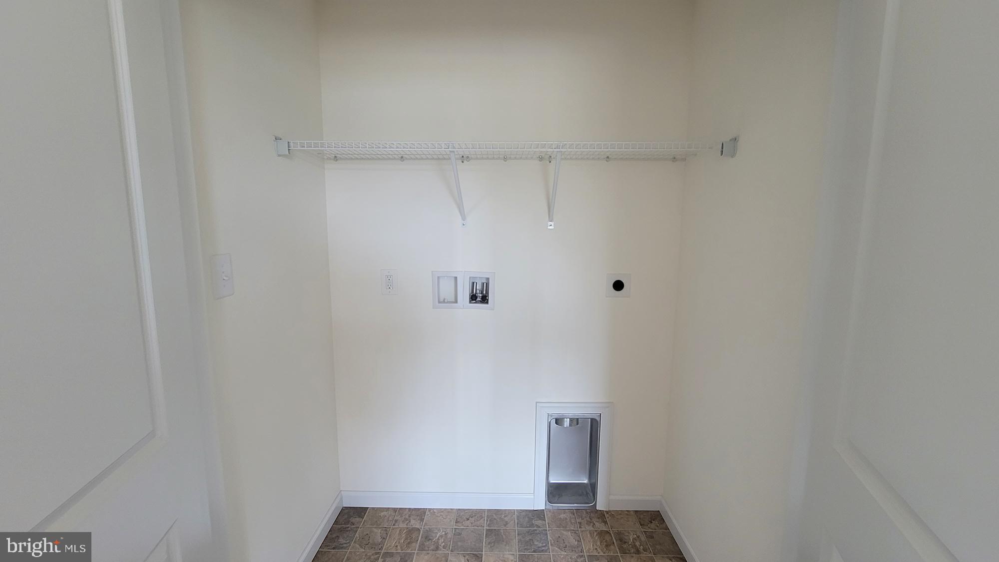 KINGS COURT AT BROWNSTONE - Residential