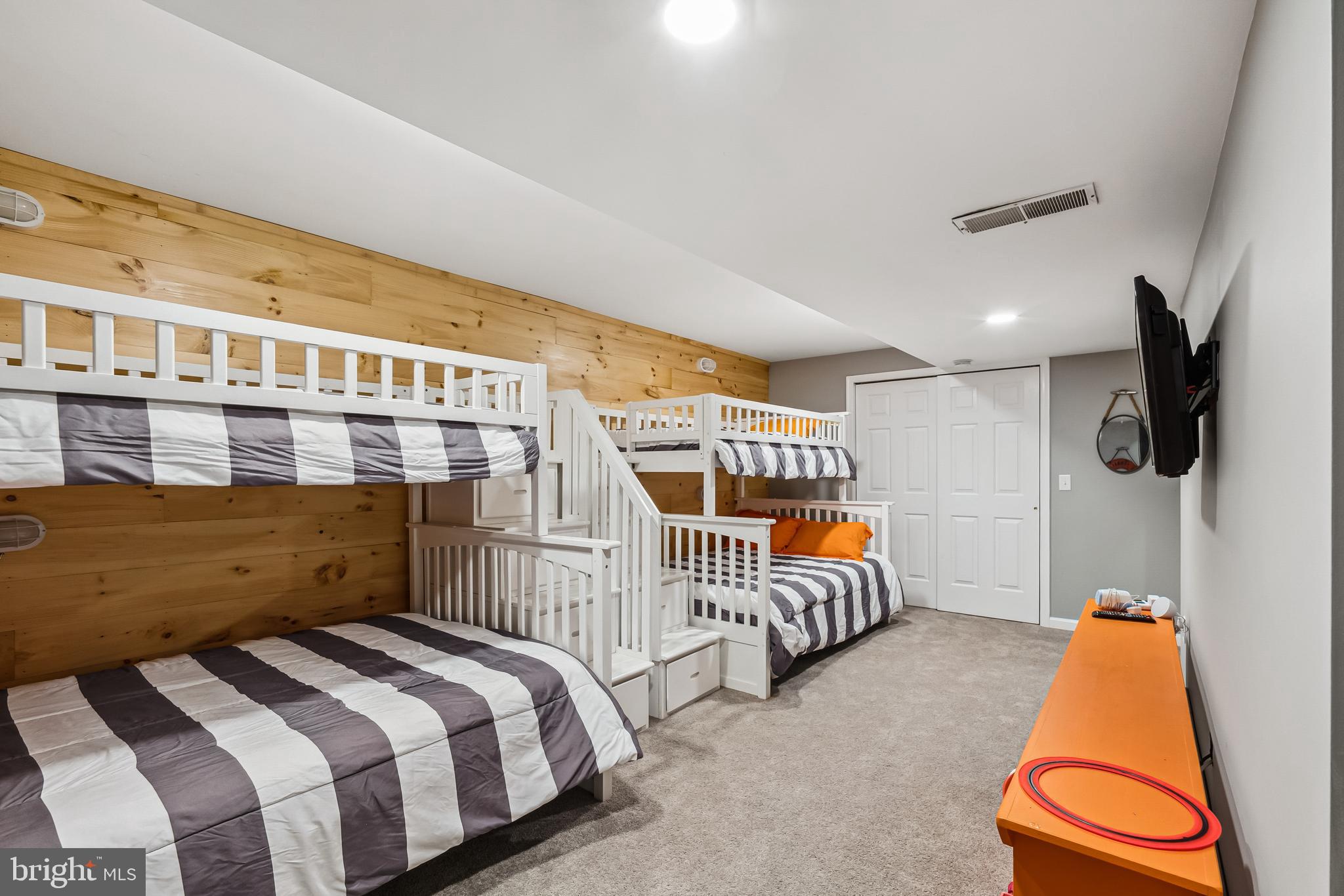 KENTMORE PARK - Residential