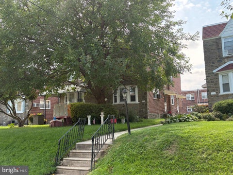Townhouse For Sale - 1124 Gilham Street<br/> PHILADELPHIA, PA 19111