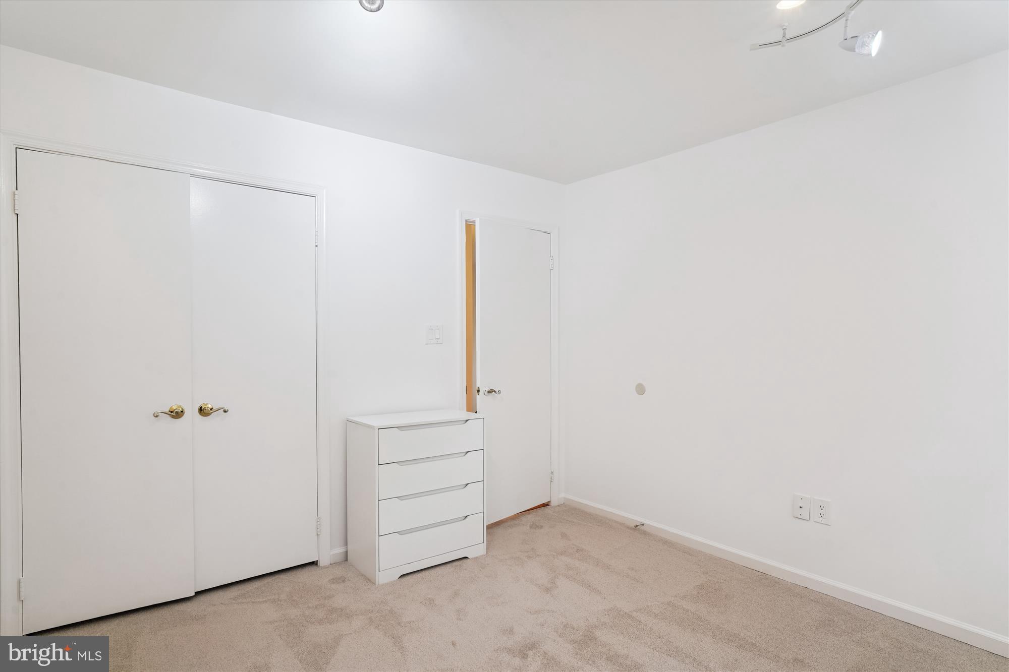 TUCKERMAN STATION - Residential Lease