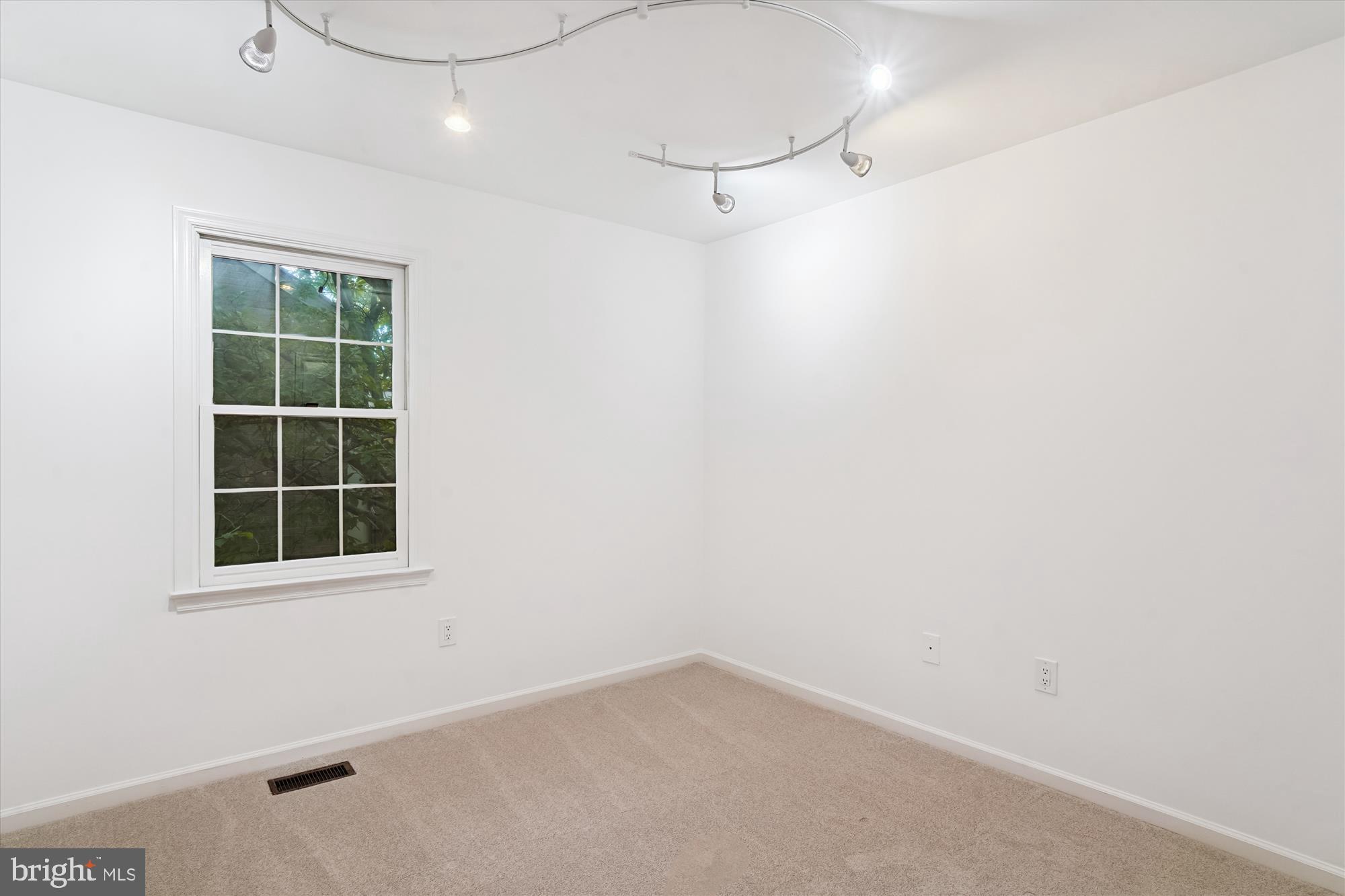 TUCKERMAN STATION - Residential Lease