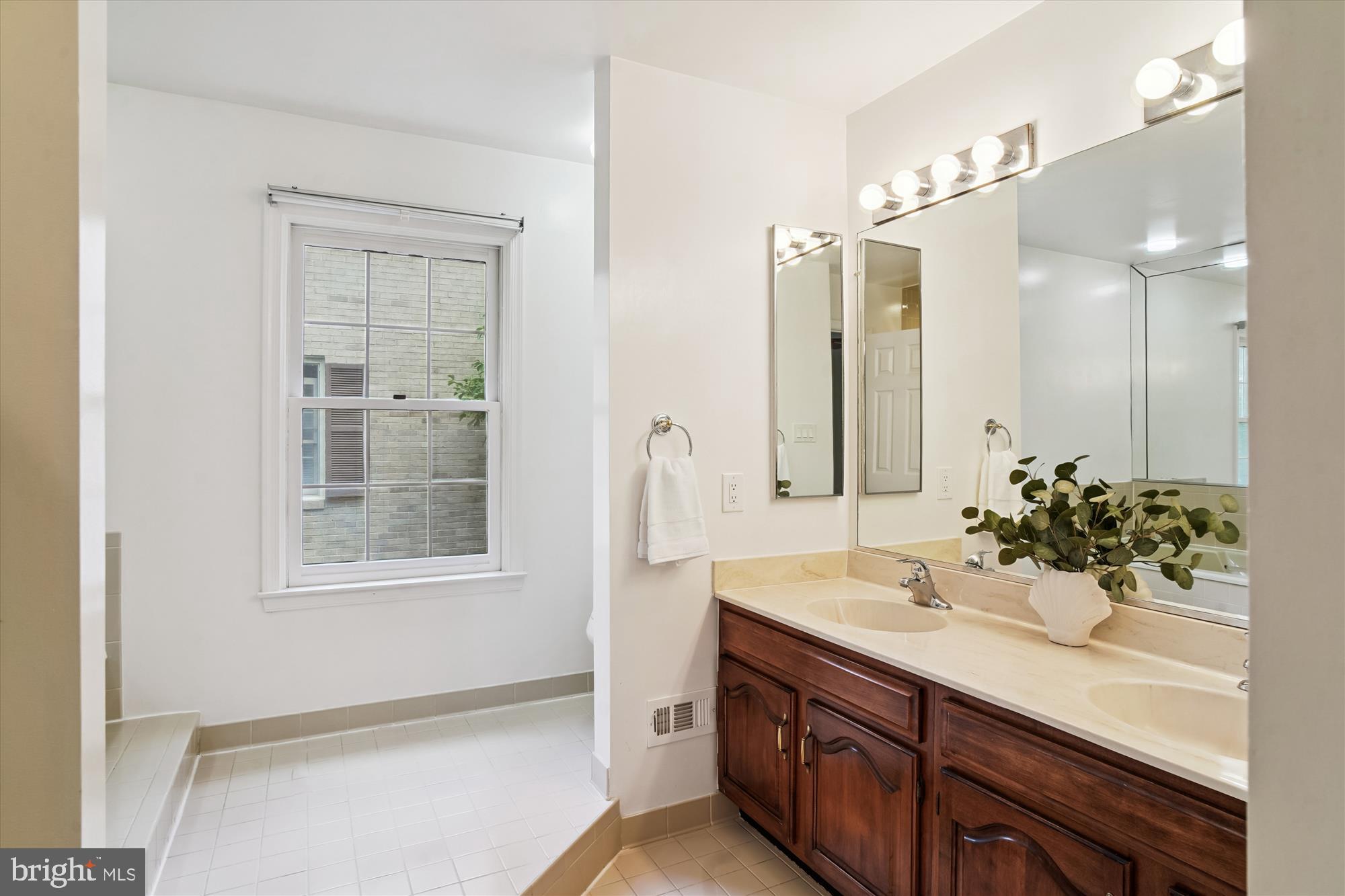 TUCKERMAN STATION - Residential Lease