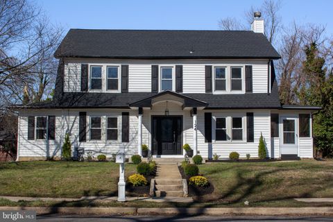 Homes For Sale - 124 Warwick Road<br/> LAWNSIDE, NJ 08045