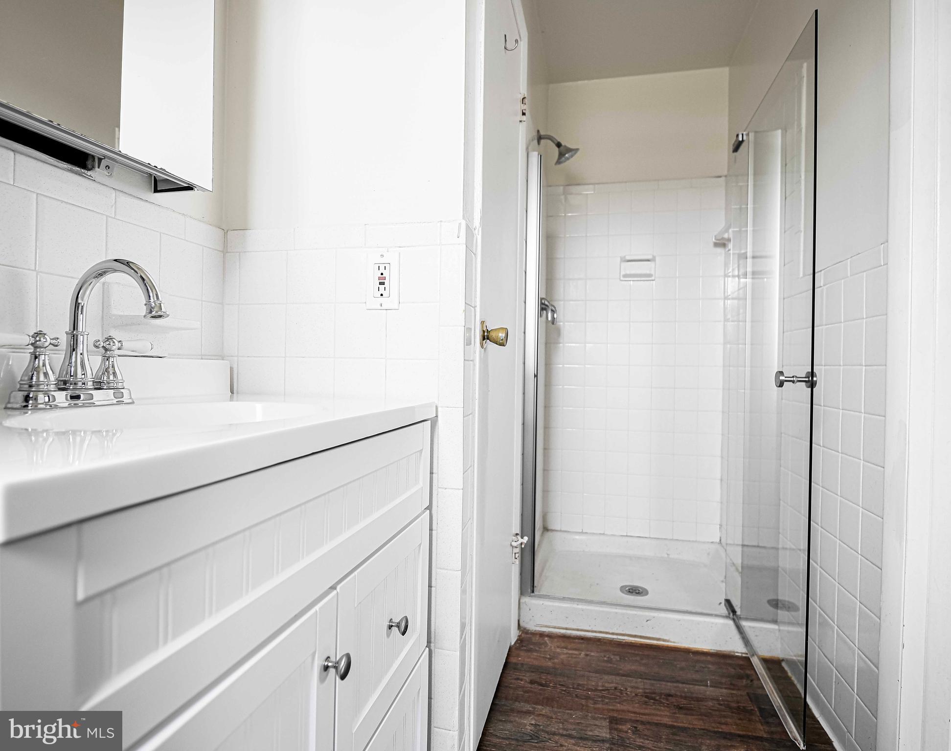 LAKESIDE VISTA - Residential