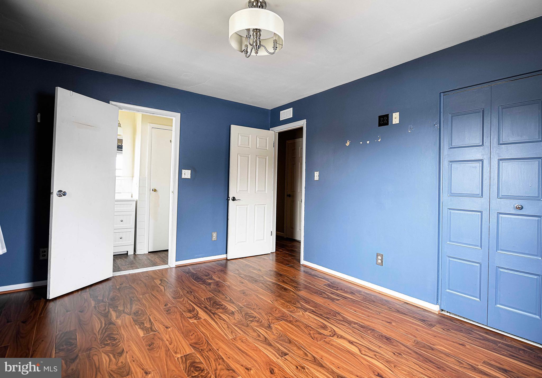 LAKESIDE VISTA - Residential