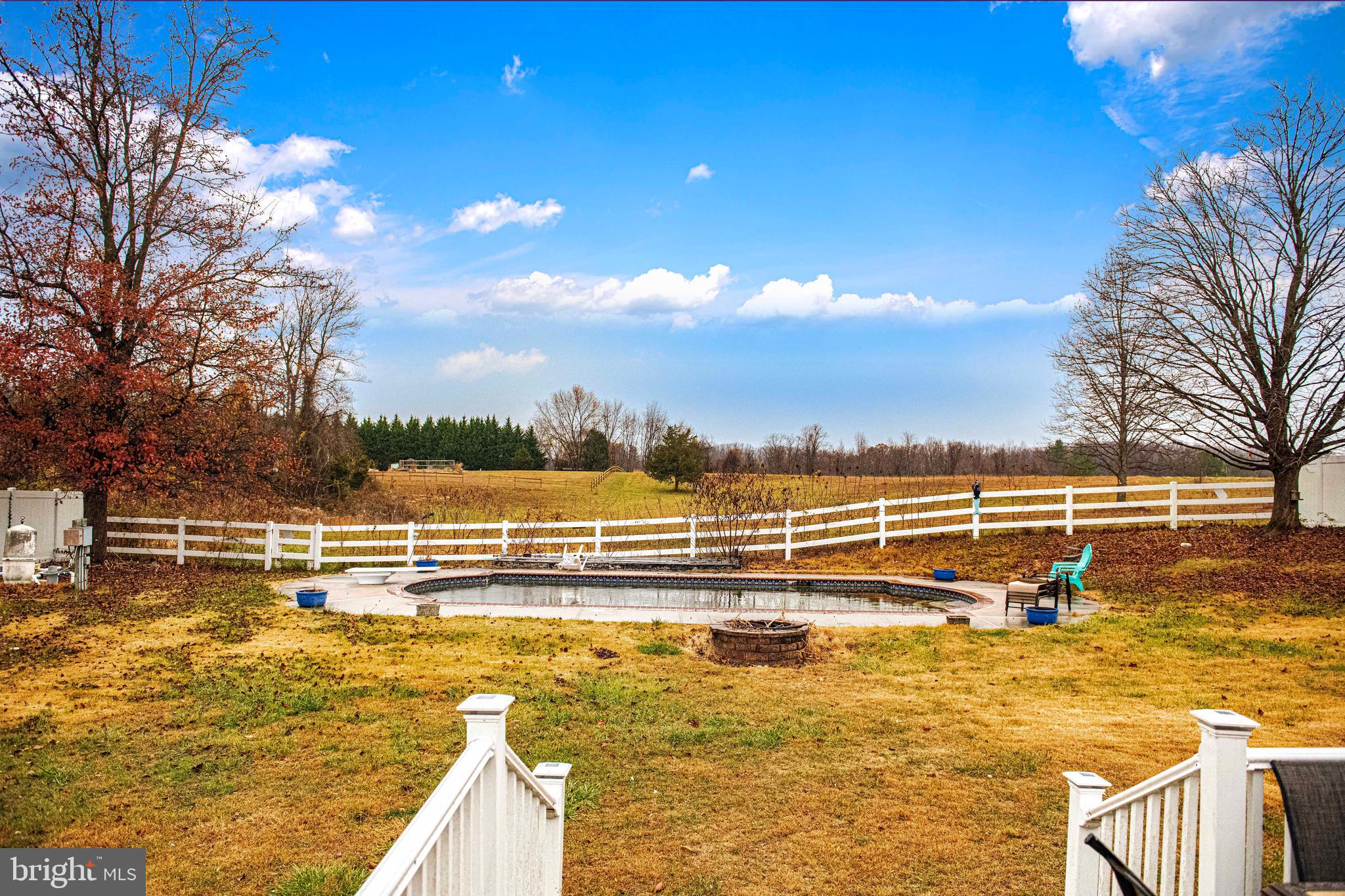 LAKESIDE VISTA - Residential