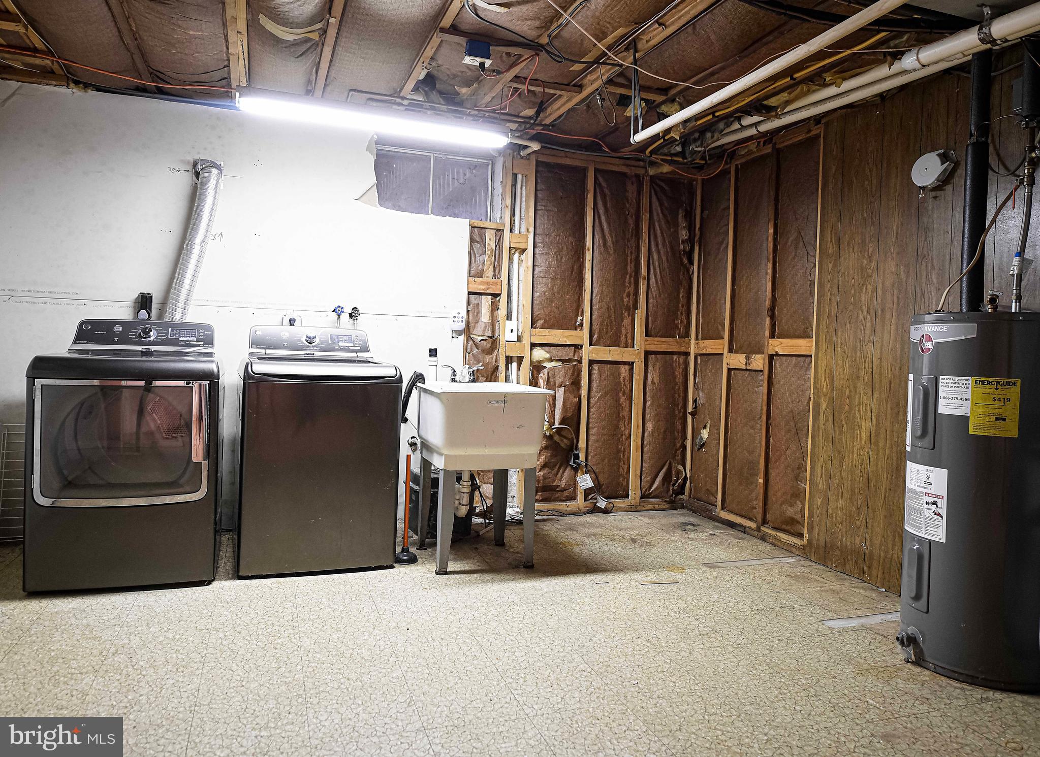 LAKESIDE VISTA - Residential