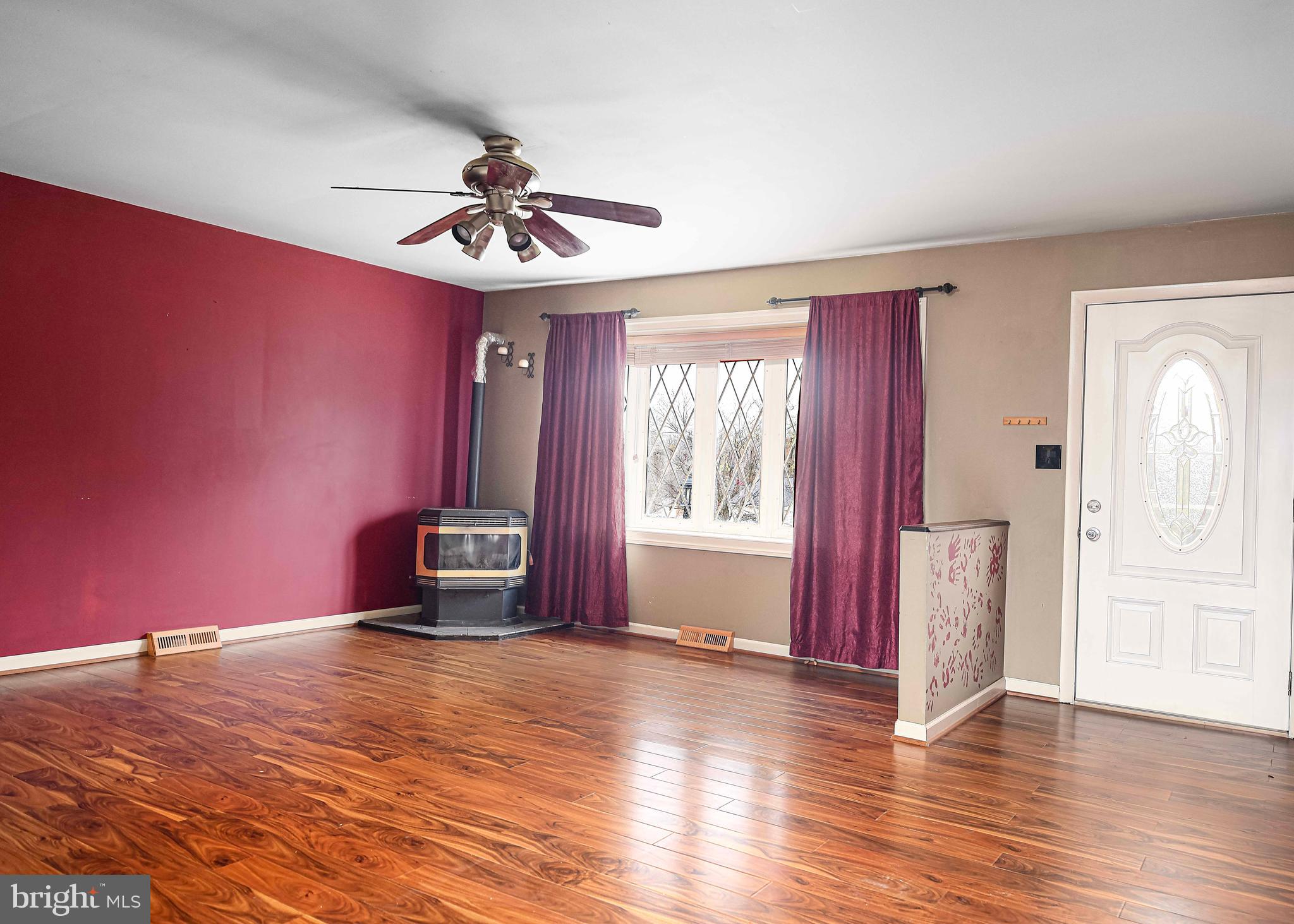 LAKESIDE VISTA - Residential