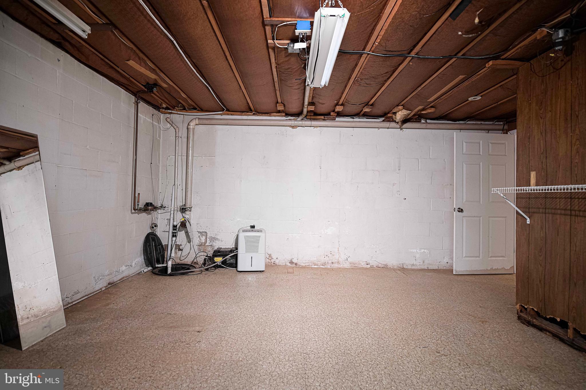 LAKESIDE VISTA - Residential