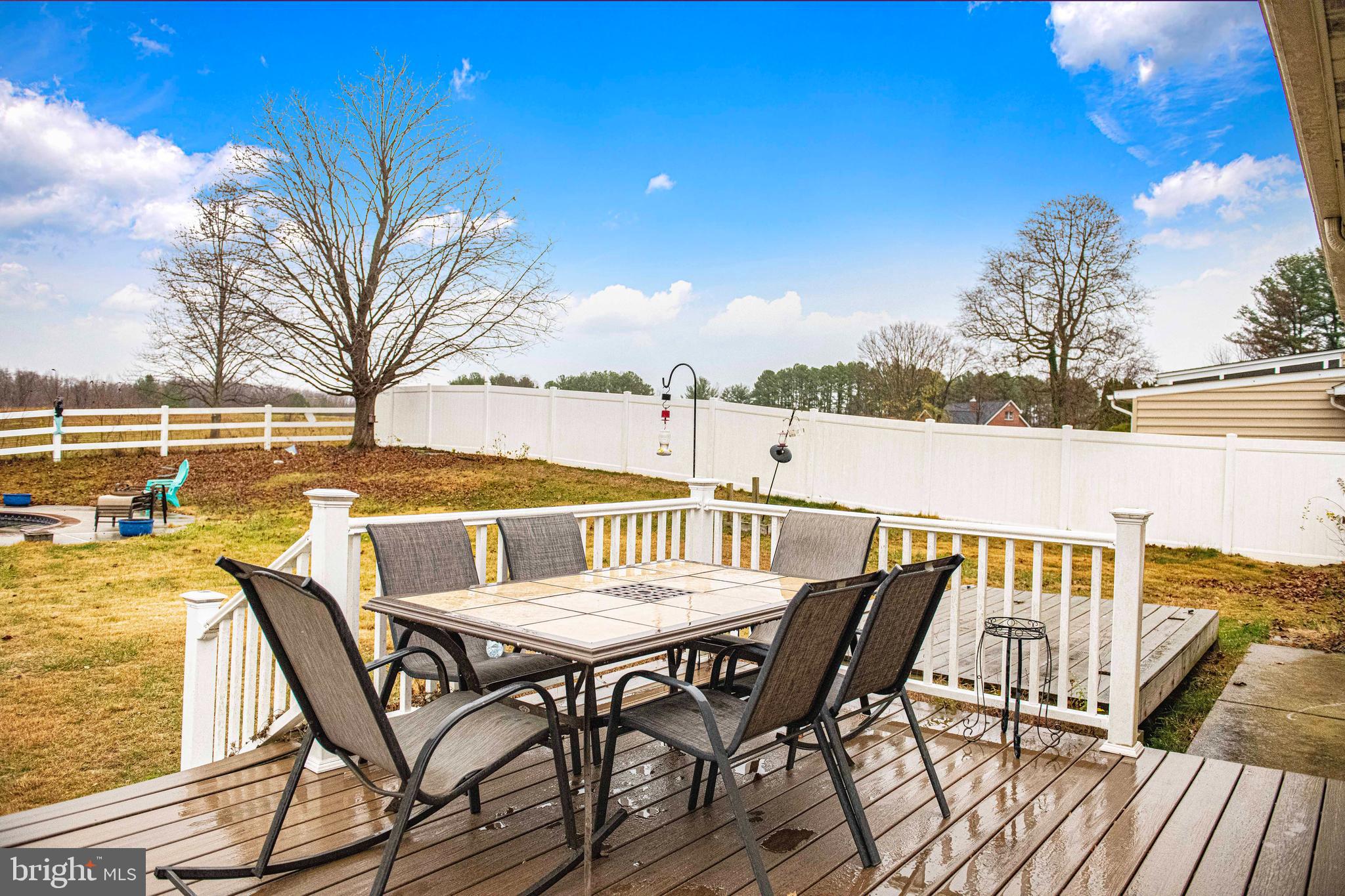 LAKESIDE VISTA - Residential