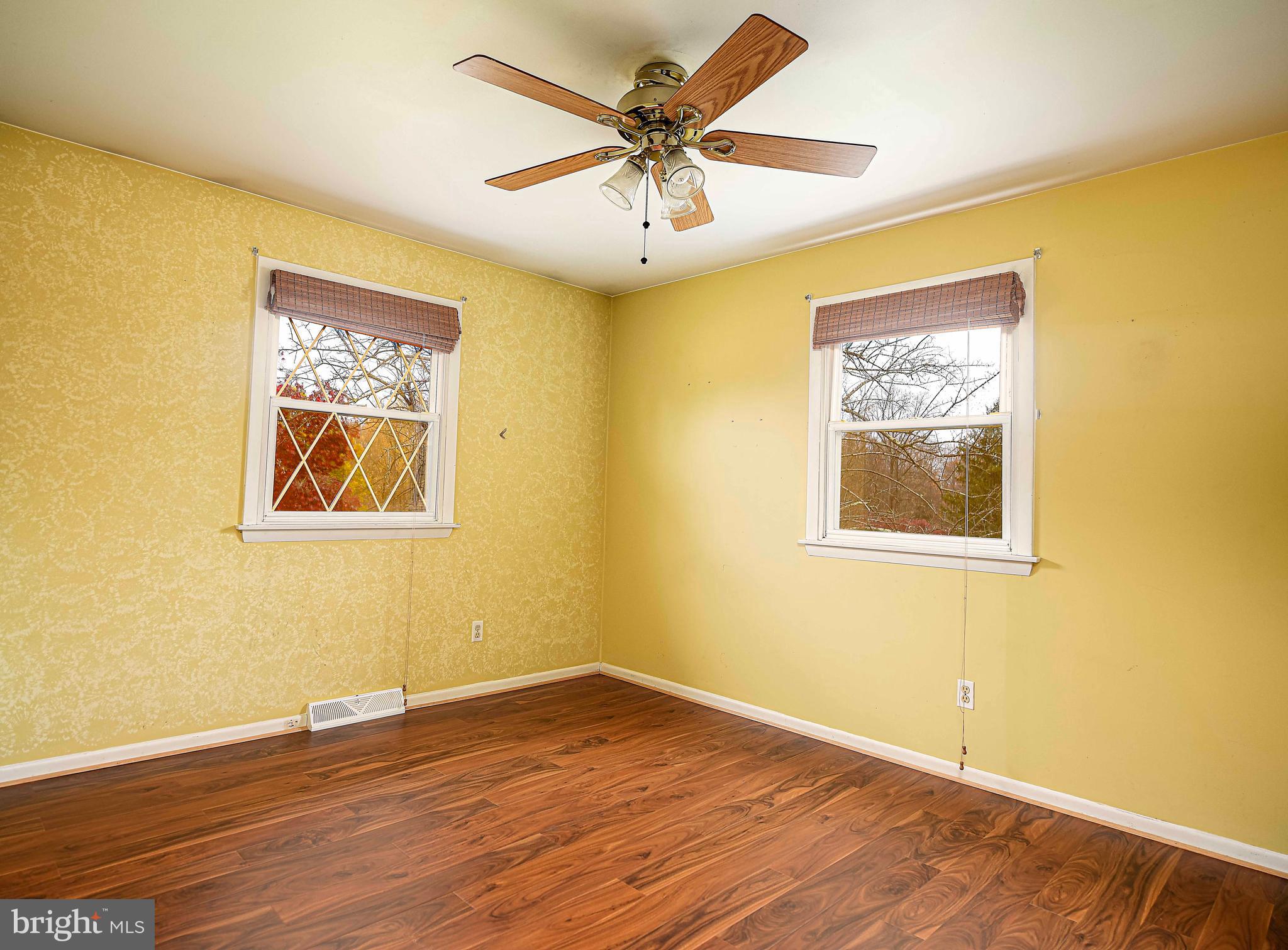 LAKESIDE VISTA - Residential