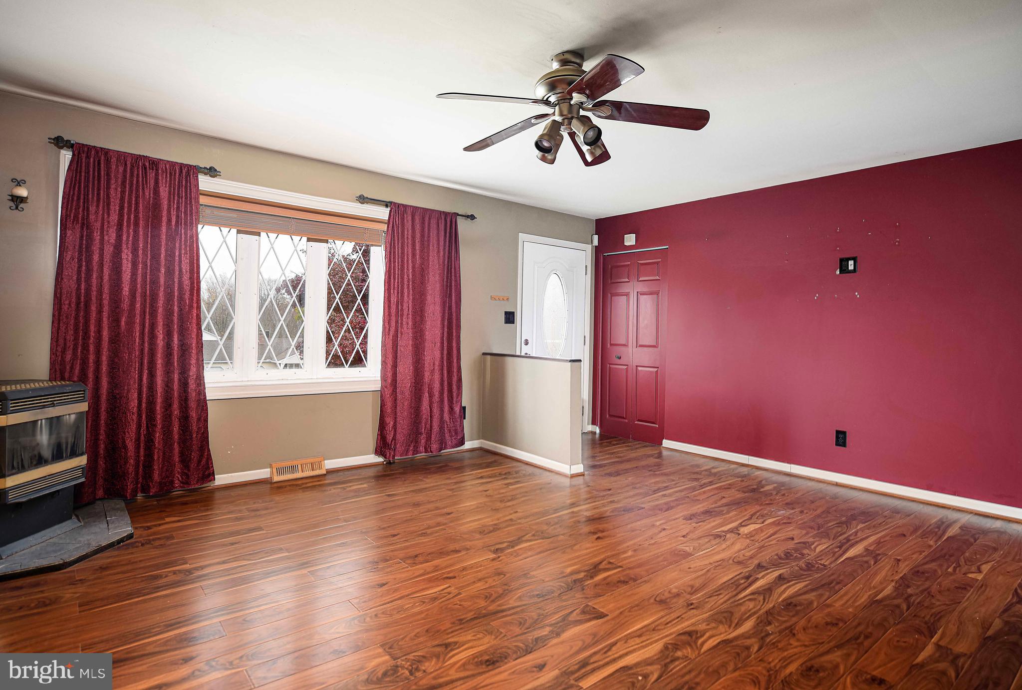 LAKESIDE VISTA - Residential