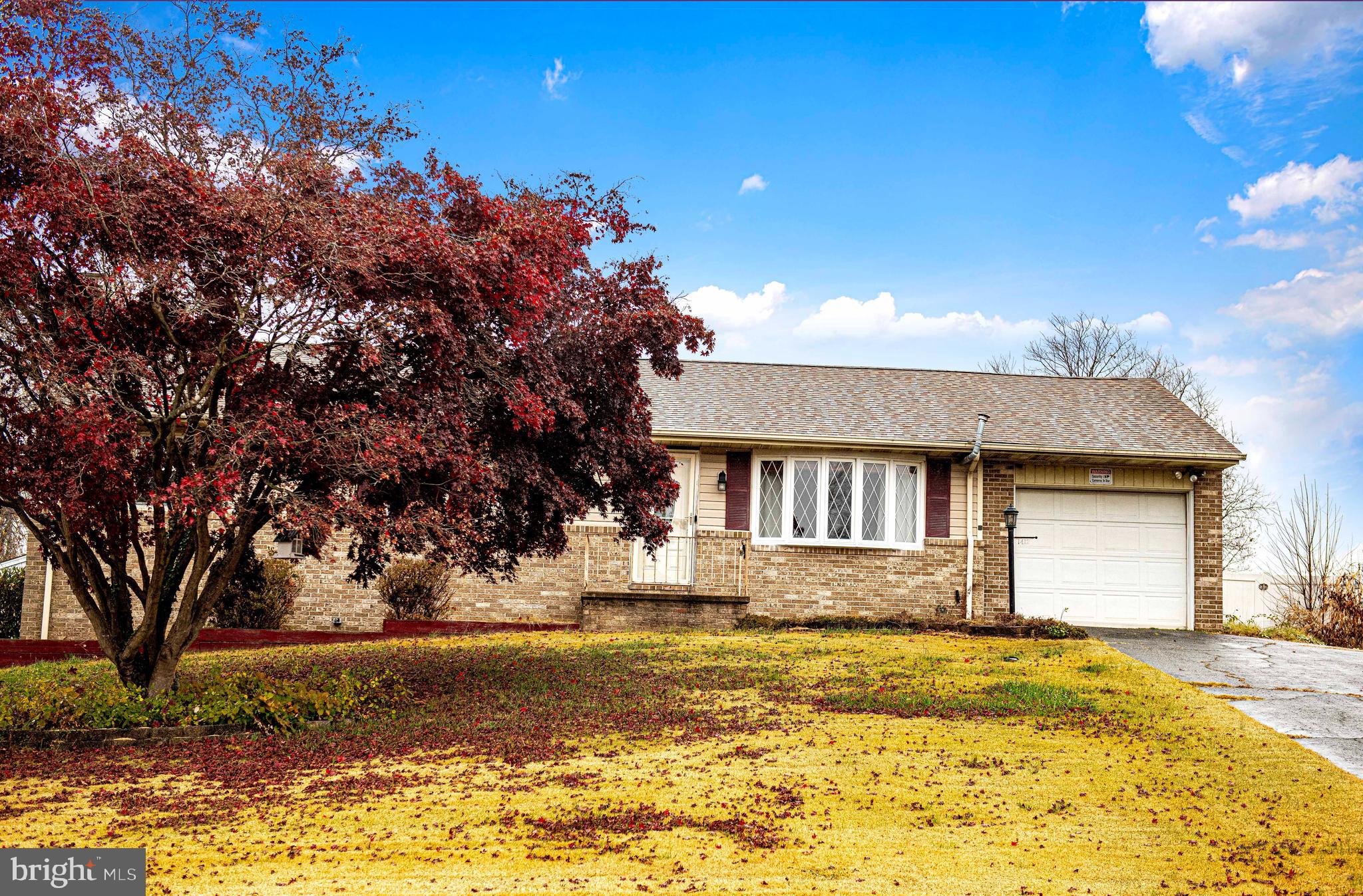 LAKESIDE VISTA - Residential