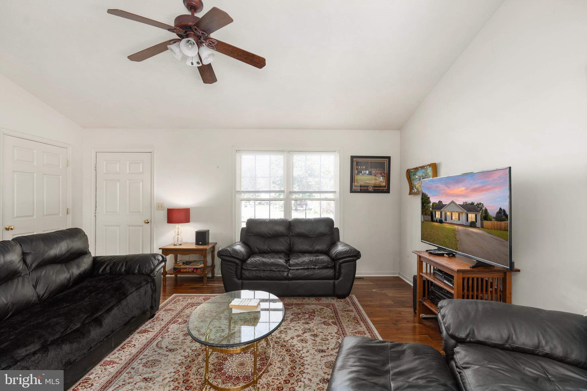 HAMILTONS CROSSING - Residential