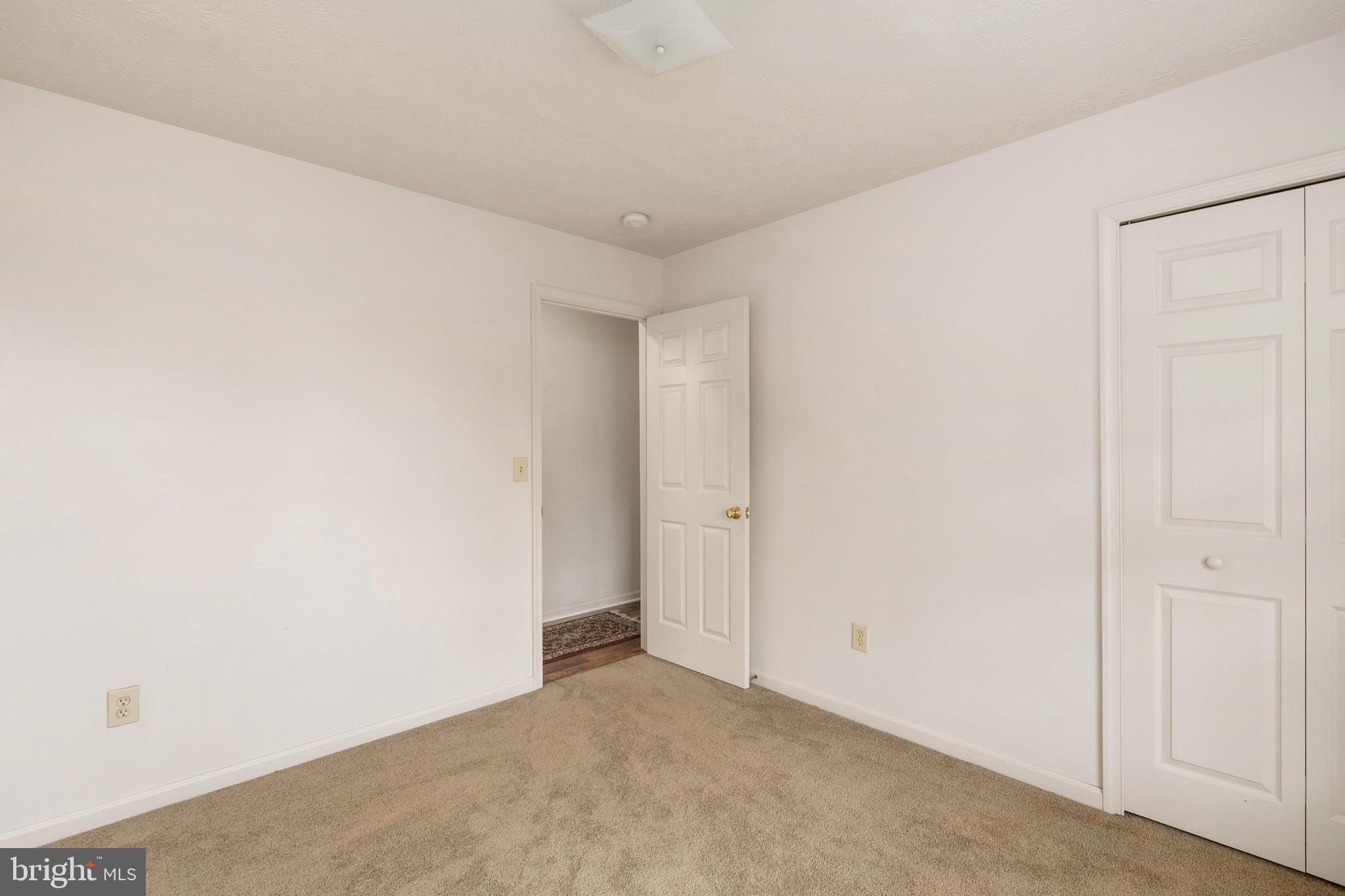 HAMILTONS CROSSING - Residential